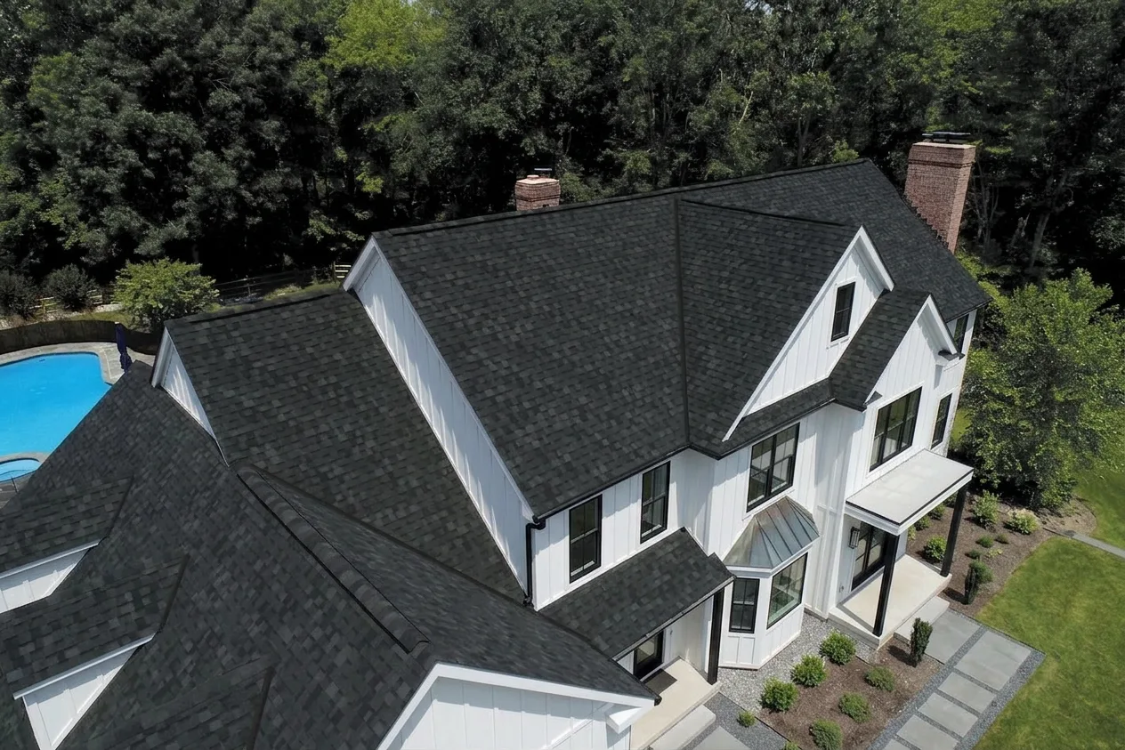 Modern Farmhouse home with Black roof -- IKO Dynasty Granite Black (right-34)