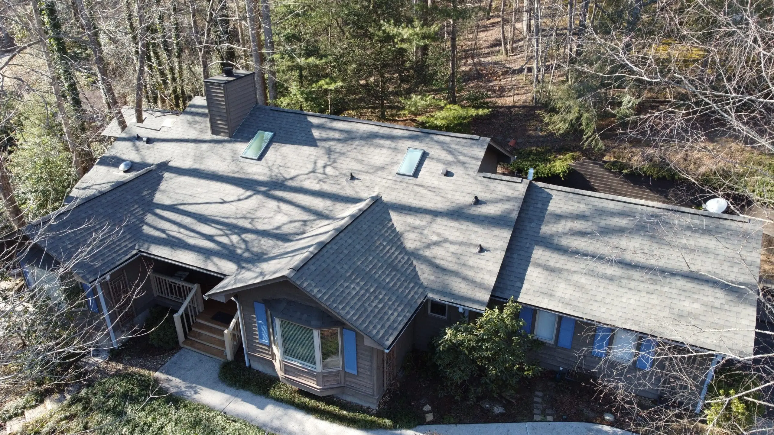 Florida home with Pinnacle Pristine WEATHERED WOOD roof