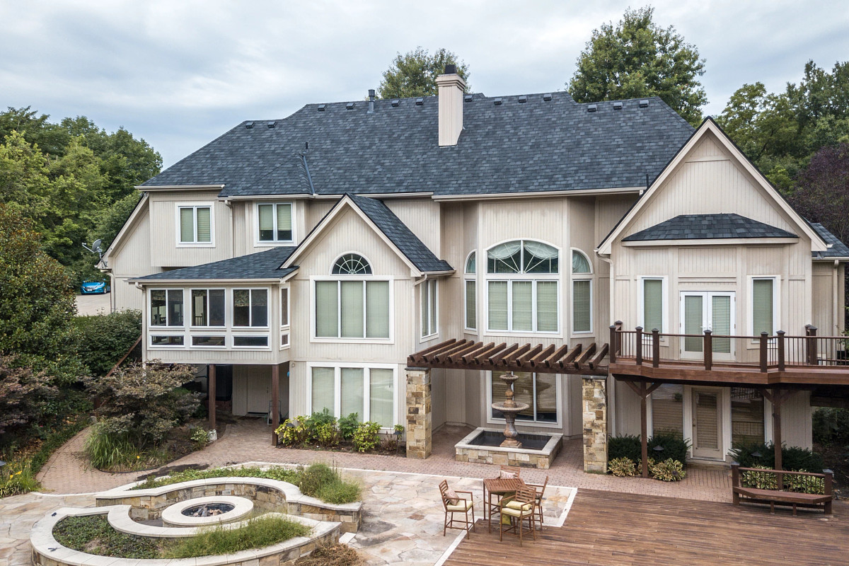 Florida home with Belmont Black Granite roof