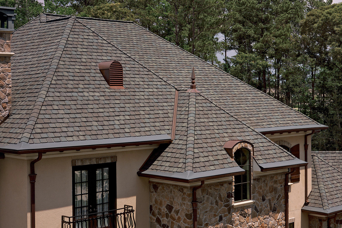 Home with CertainTeed Grand Manor Gatehouse Slate roof
