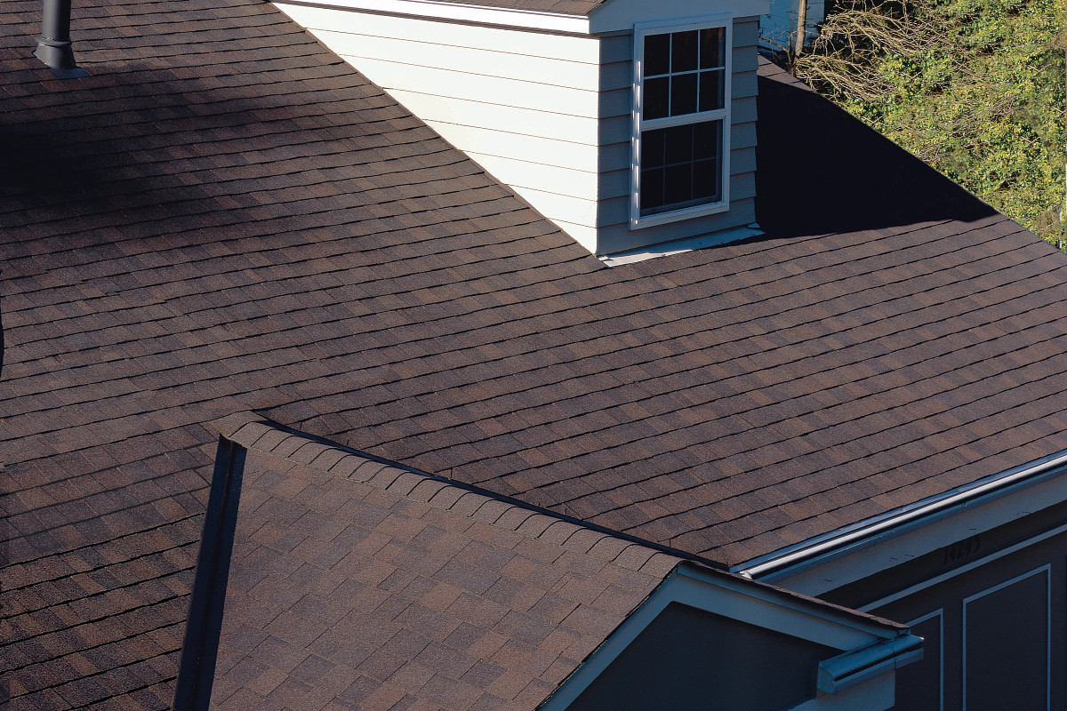 Florida home with Landmark Black Walnut roof