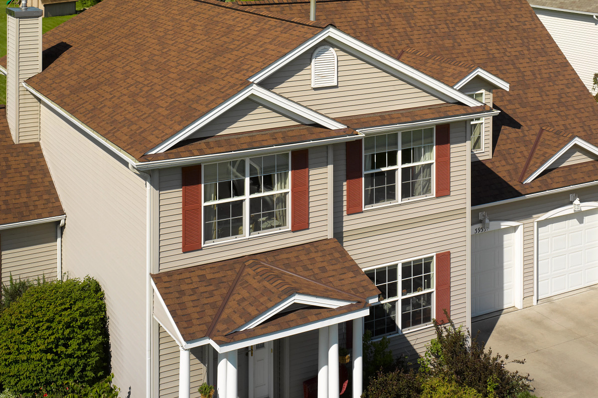 Home with CertainTeed Landmark Burnt Sienna roof