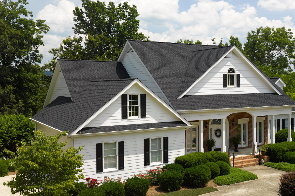 Florida home with Landmark Charcoal Black roof