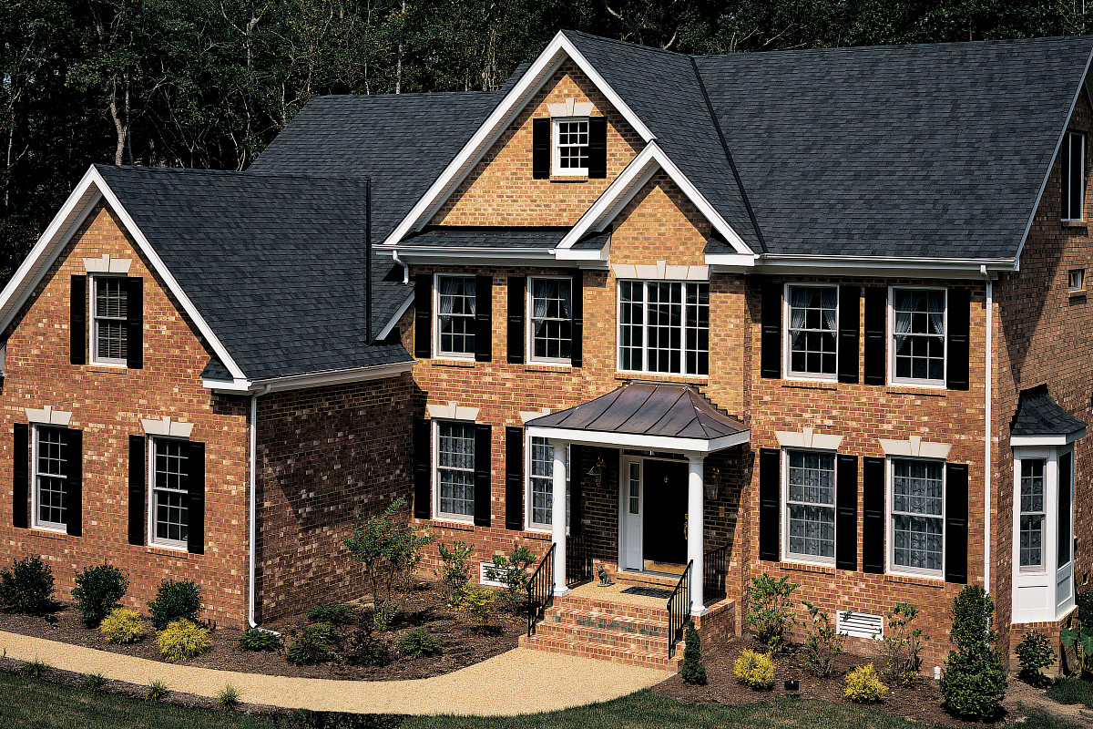 Florida home with Landmark Cinder Black roof