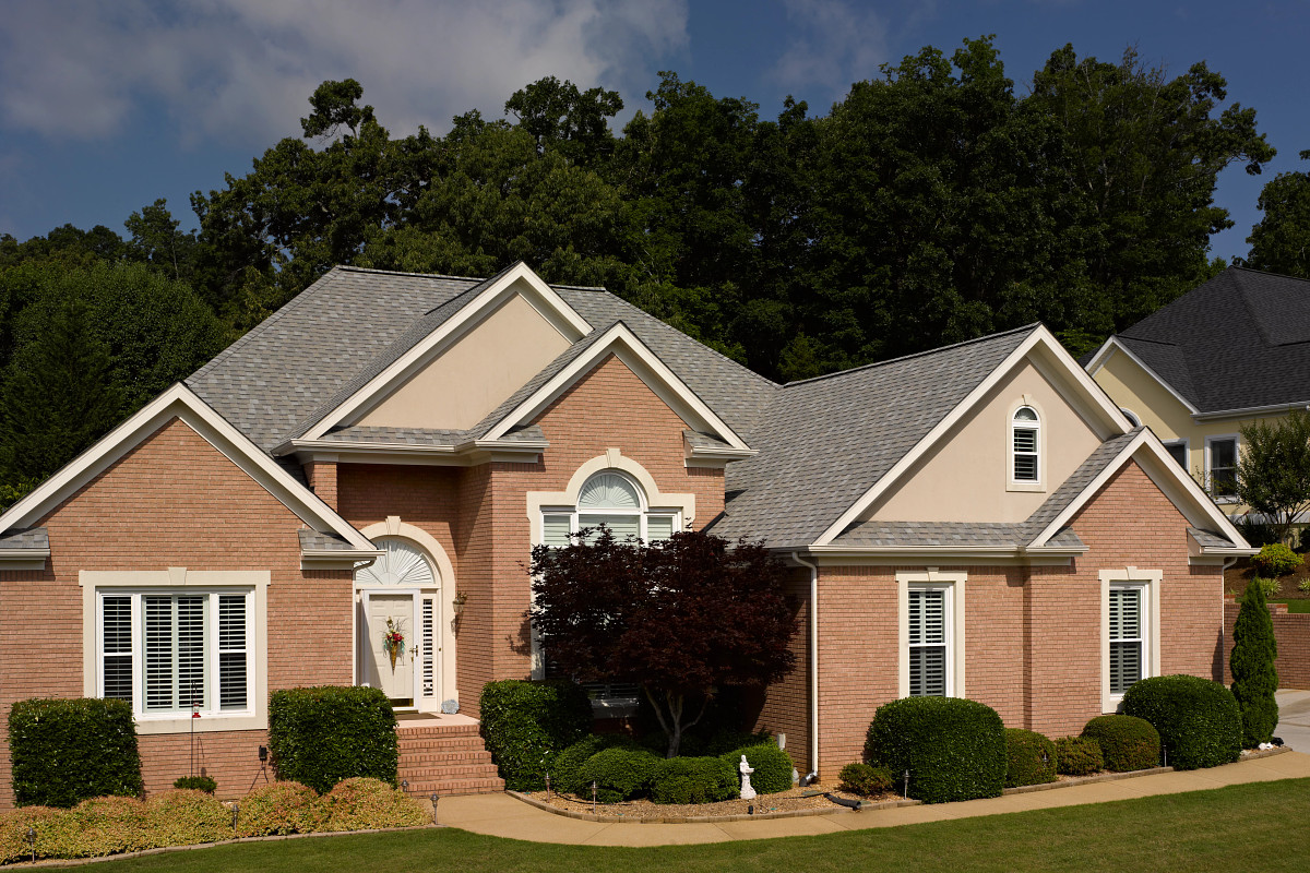 Home with CertainTeed Landmark Cobblestone Gray roof