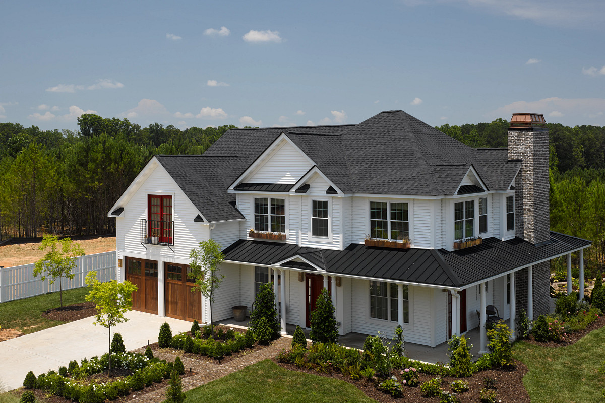 Florida home with Landmark Pro Cinder Black roof