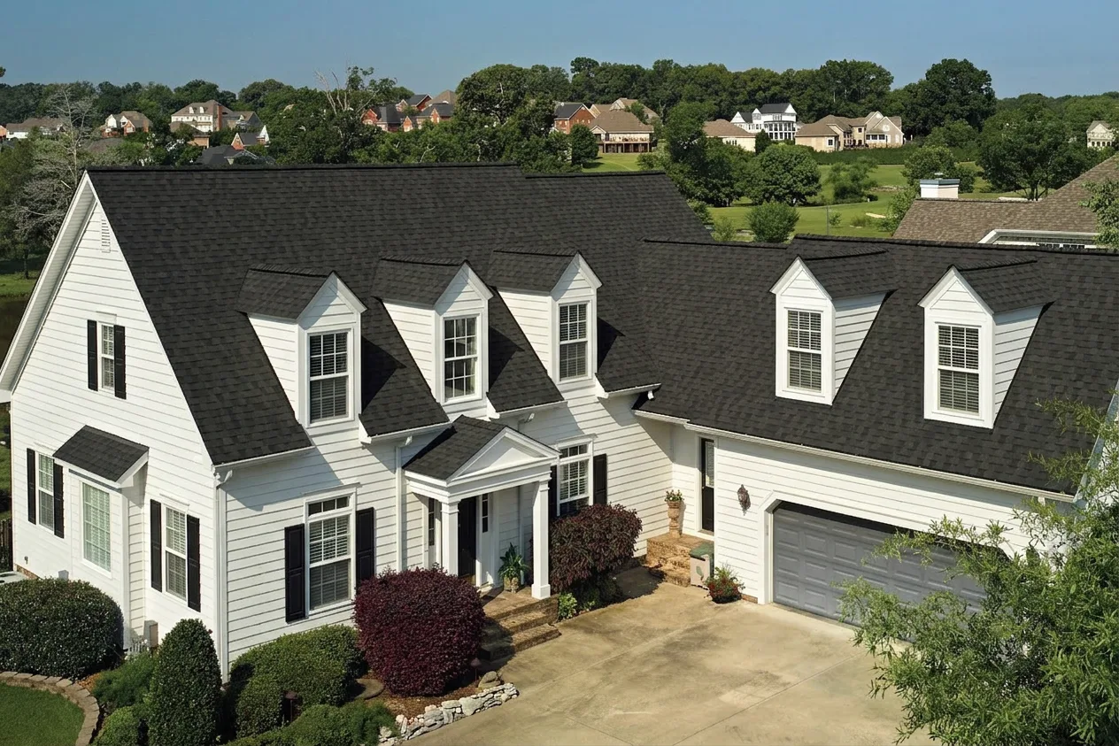 Florida home with Landmark Pro Max Def Black Walnut roof