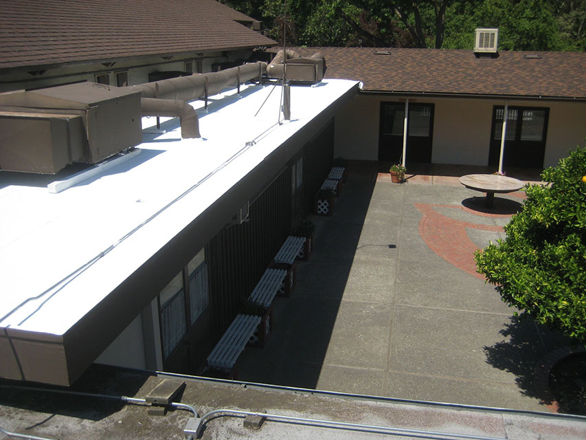 Florida home with Landmark Pro Max Def Burnt Sienna roof