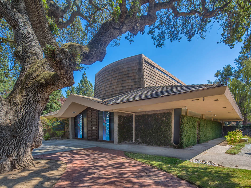 Florida home with Landmark Pro Max Def Burnt Sienna roof