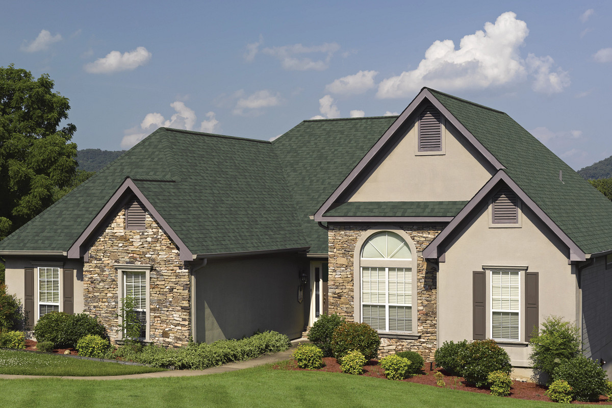 Florida home with Landmark Pro Max Def Evergreen roof