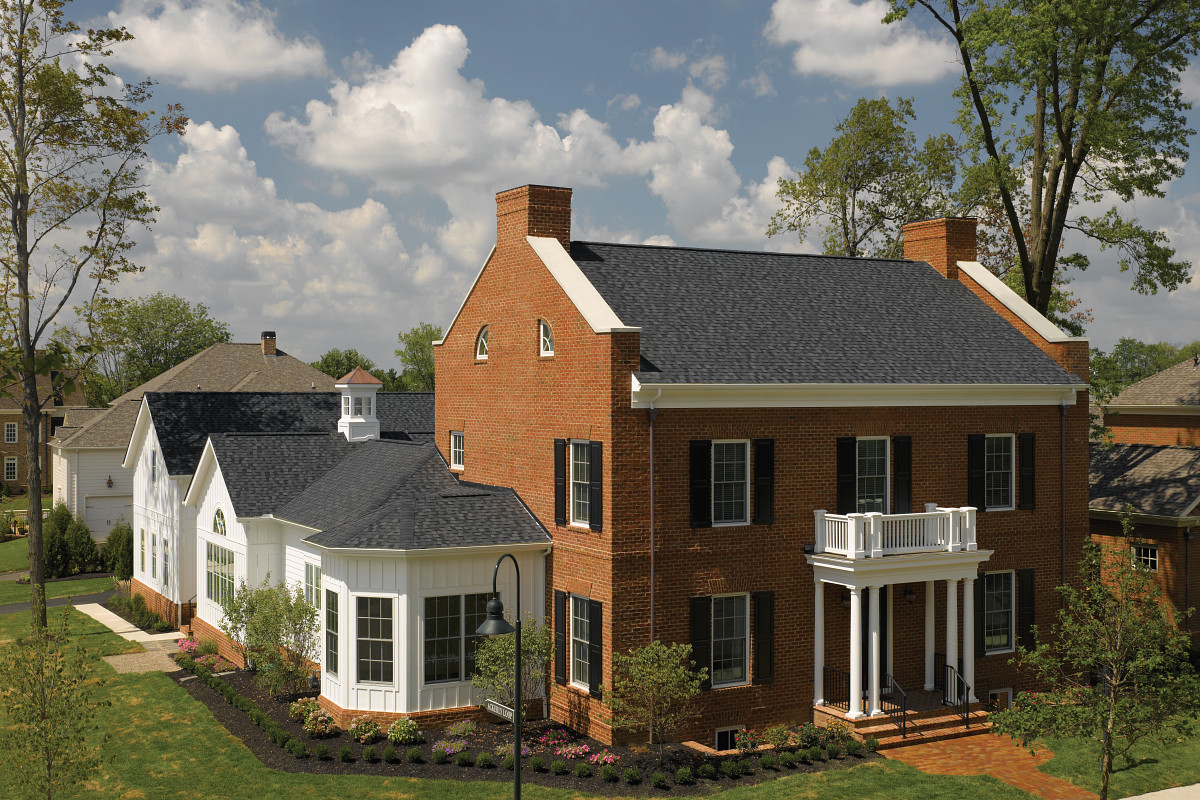 Florida home with Landmark Pro Max Def Moire Black roof