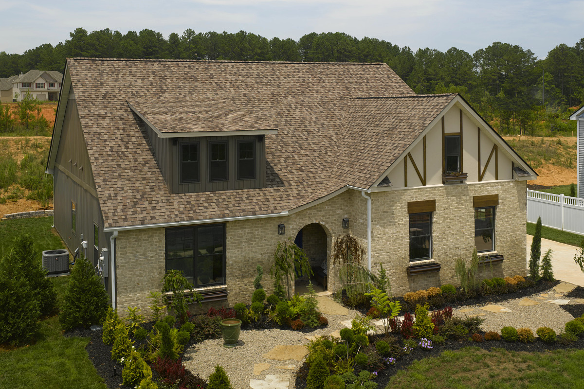 Florida home with Landmark Pro Max Def Resawn Shake roof