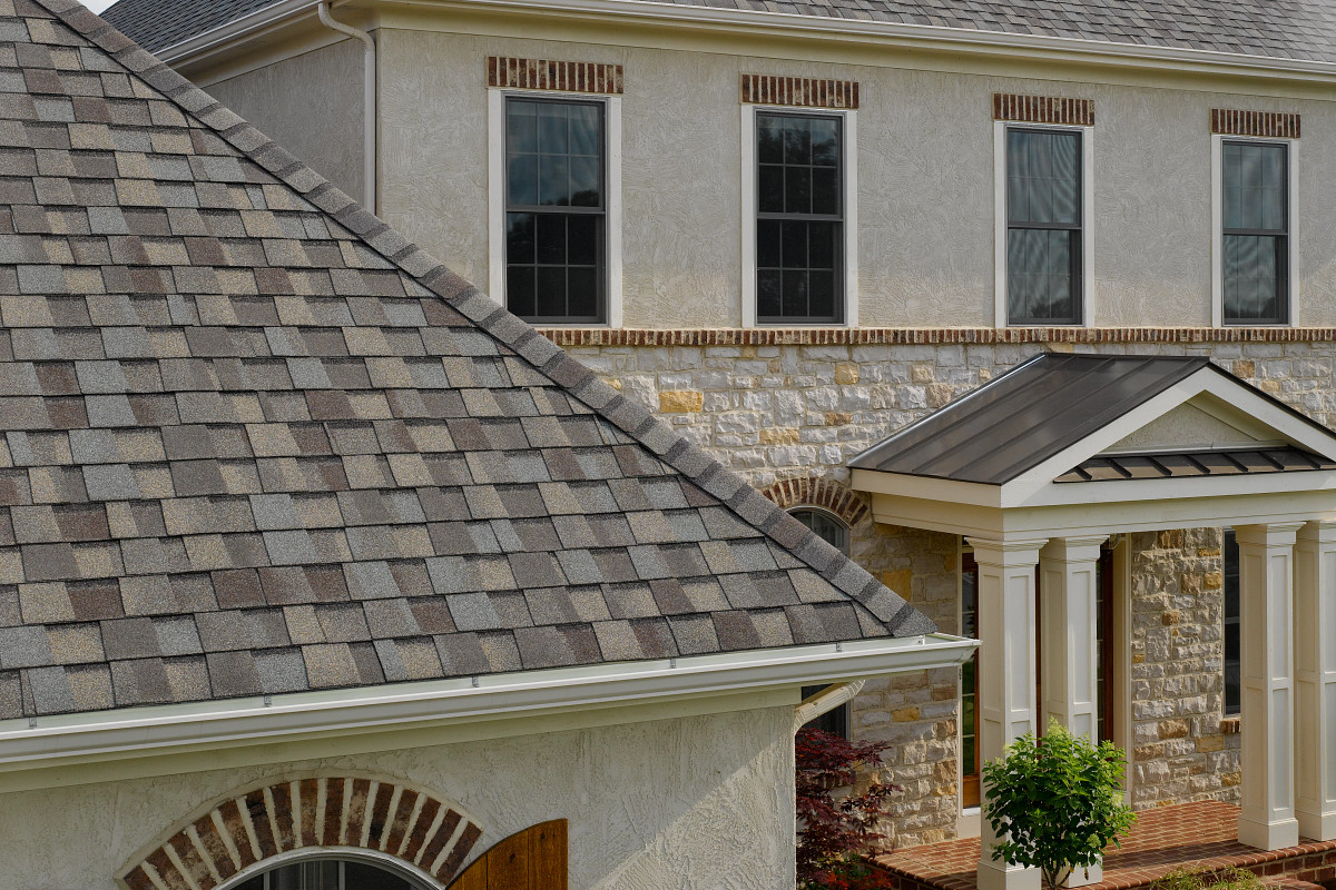 Florida home with Landmark Pro Max Def Weathered Wood roof