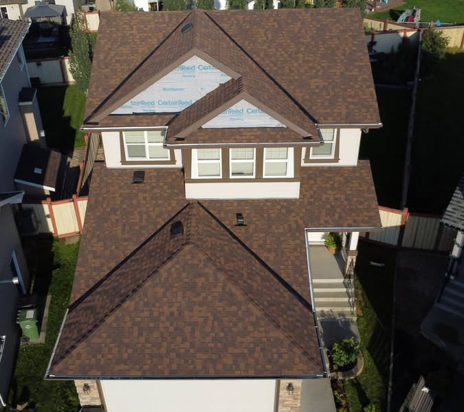 Florida home with Northgate Climateflex Max Def Burnt Sienna roof