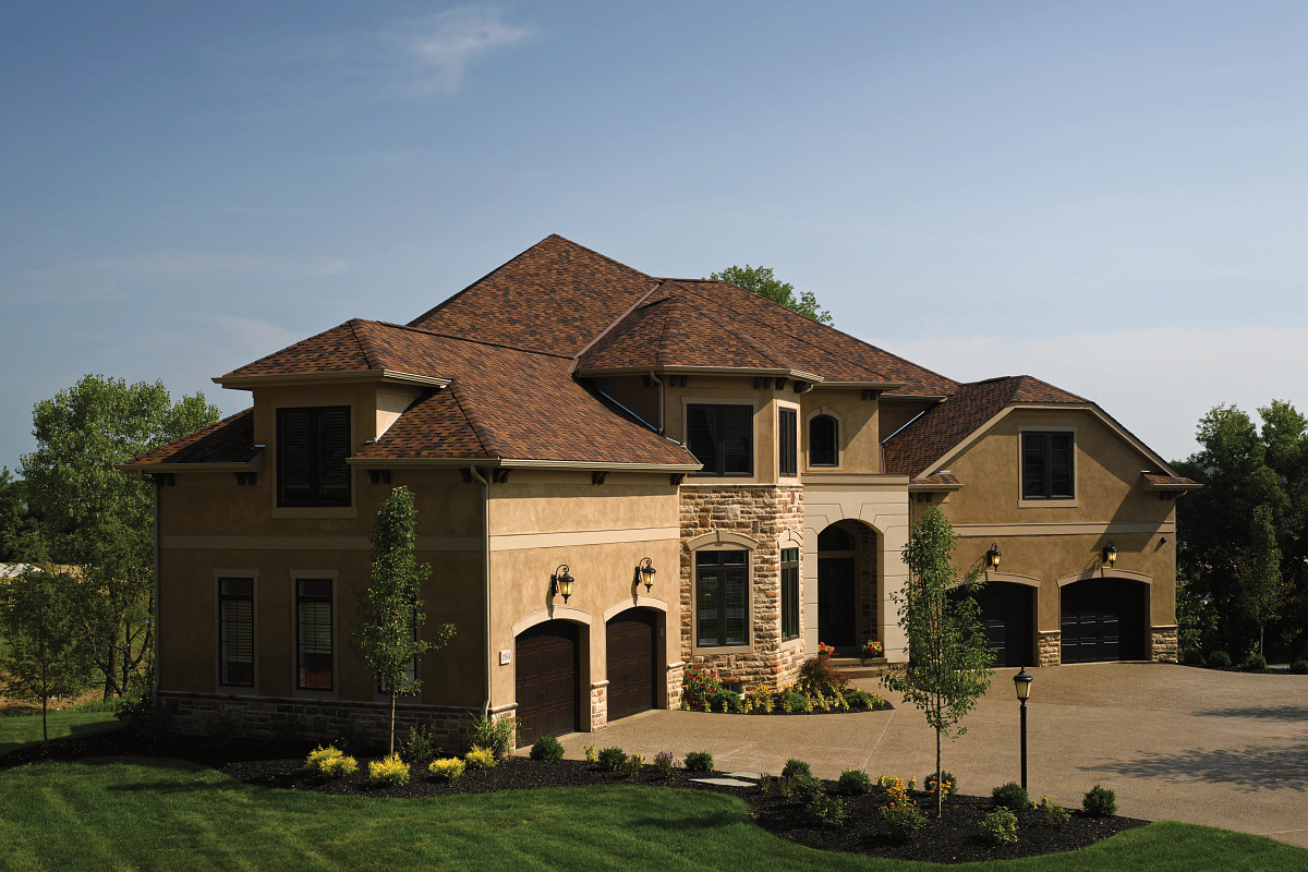 Florida home with Presidential Shake Aged Bark roof