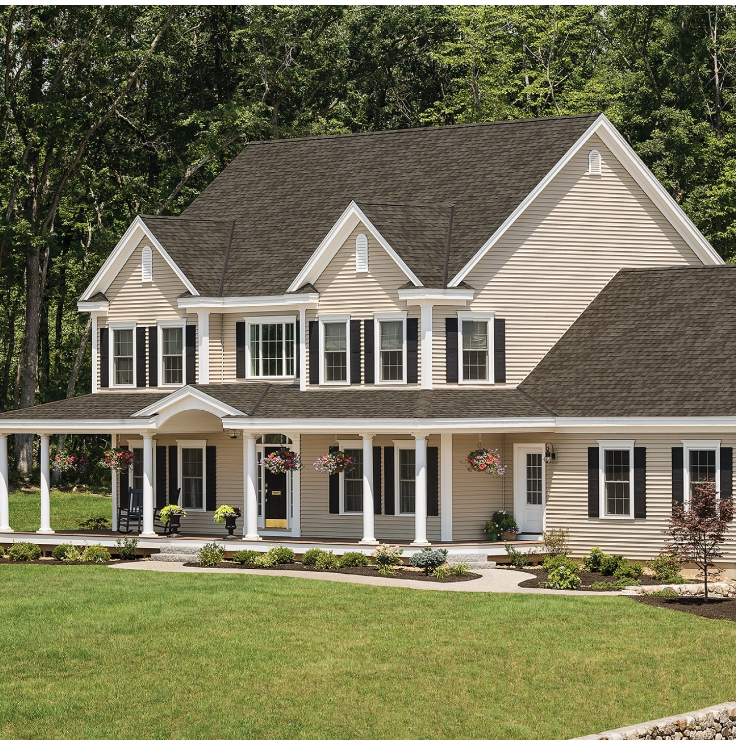 Florida home with Cambridge Weatherwood roof