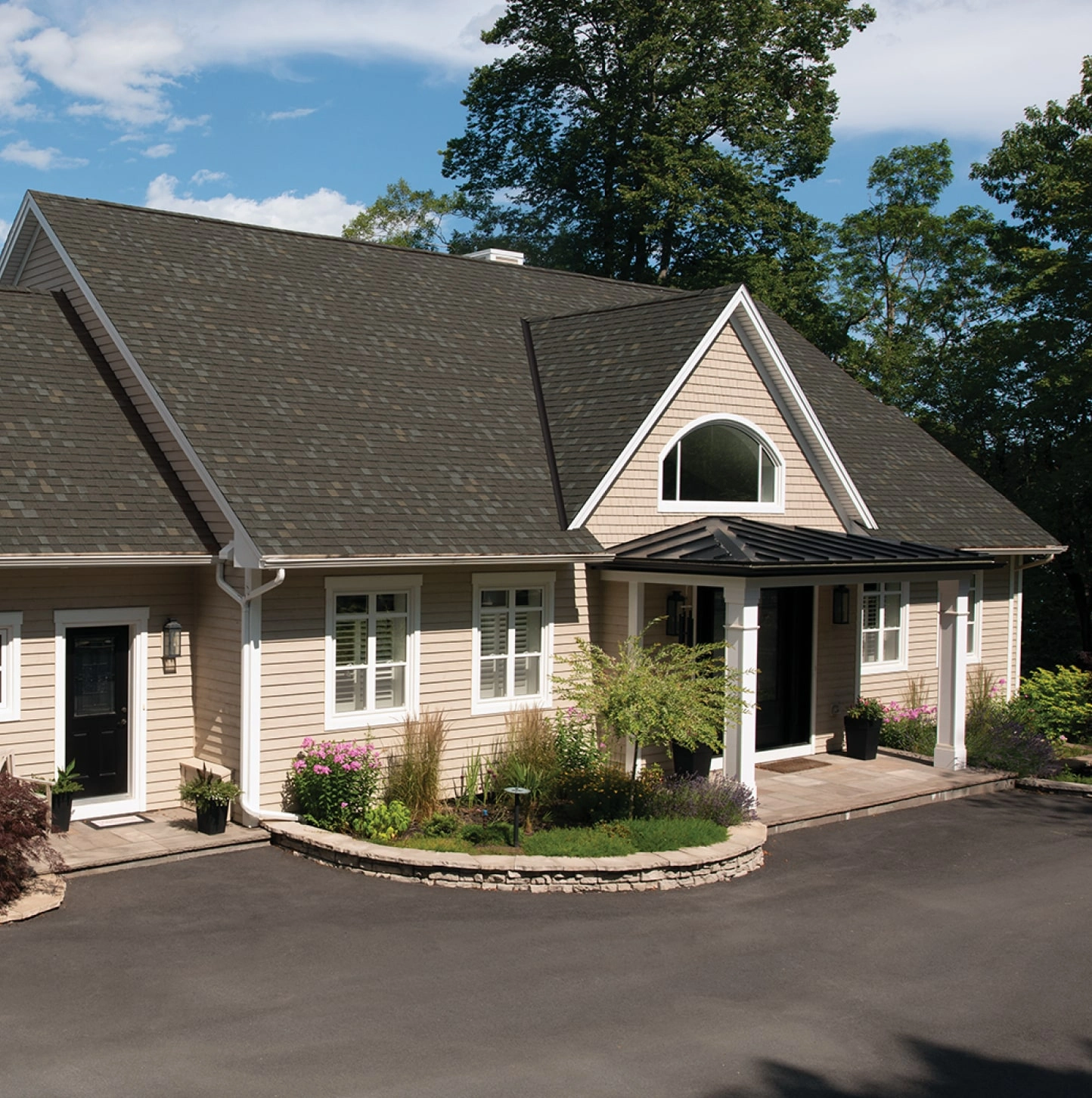 Florida home with Dynasty Cornerstone WWD roof