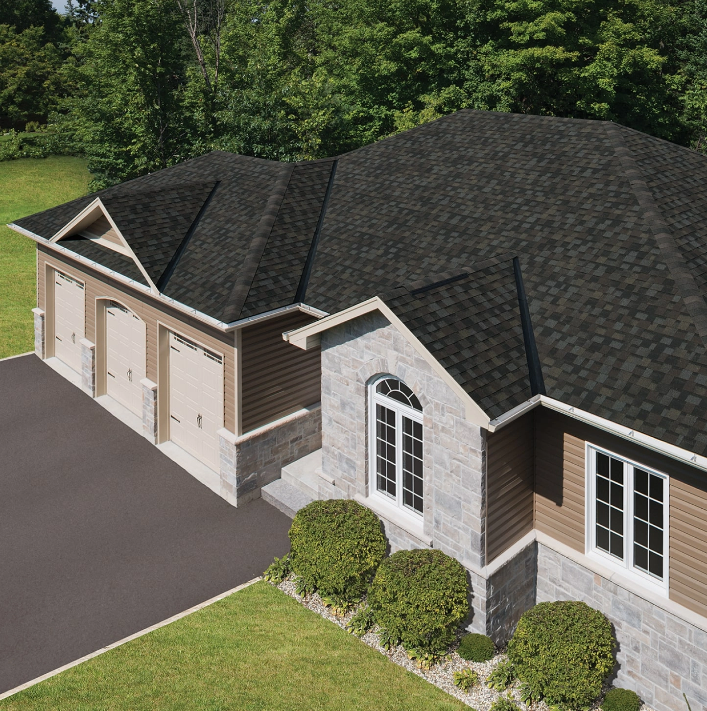 Florida home with Dynasty Glacier roof