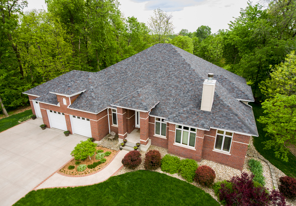Florida home with Legacy Scotchgard Black Oak roof