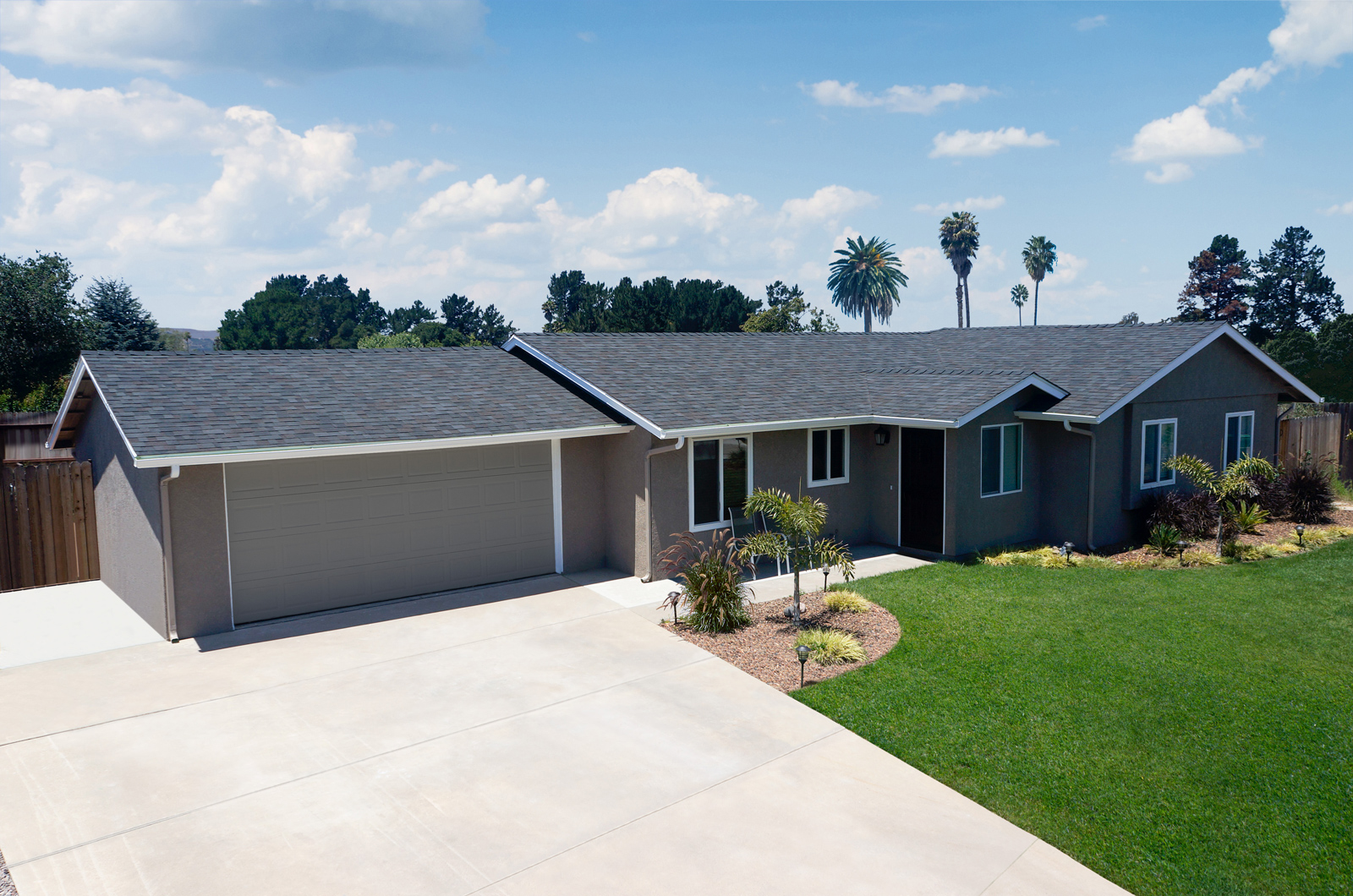 Florida home with Vista AR Black Oak roof