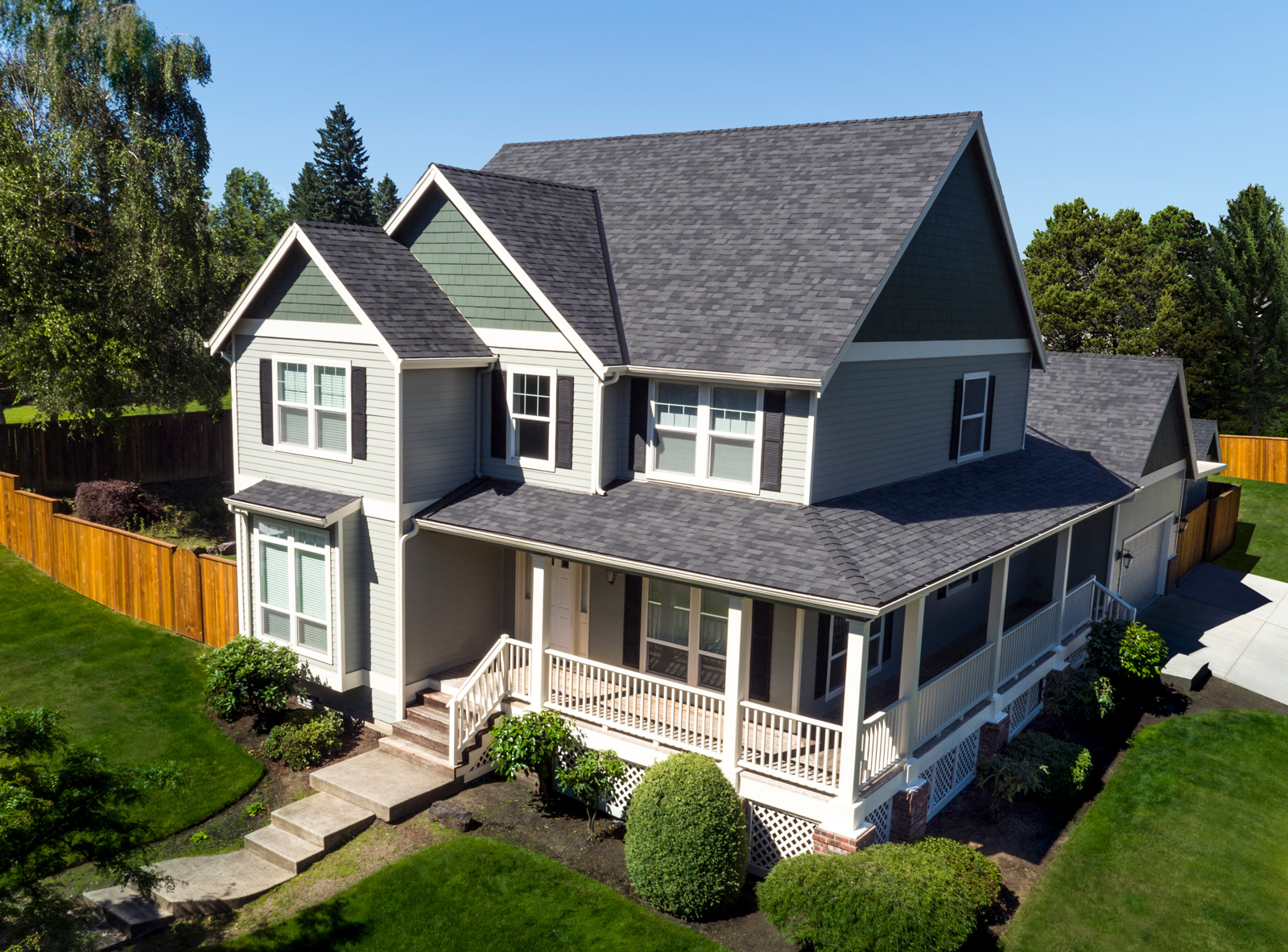 Florida home with Vista AR Midnight Black roof