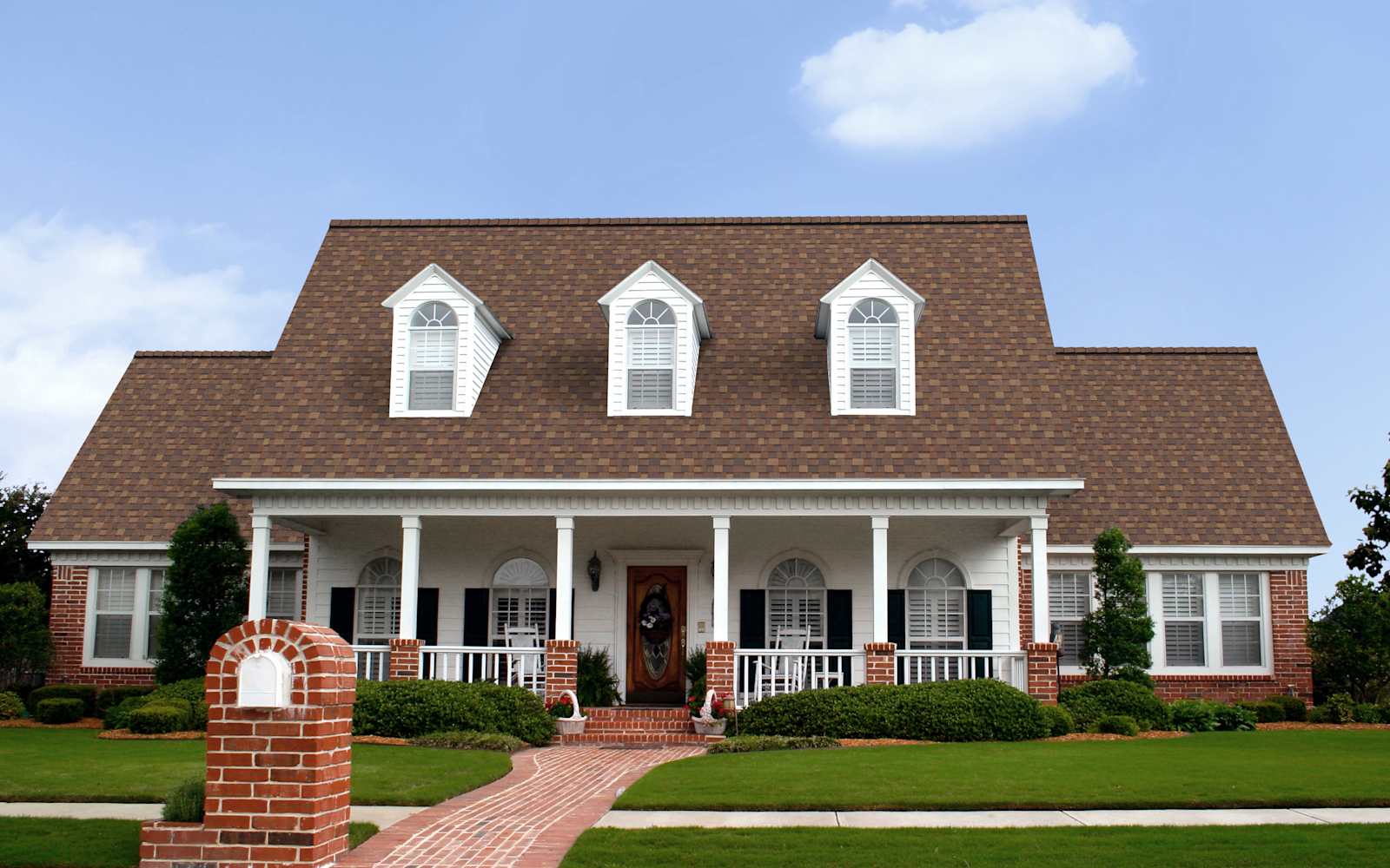 Florida home with Duration Desert Rose roof