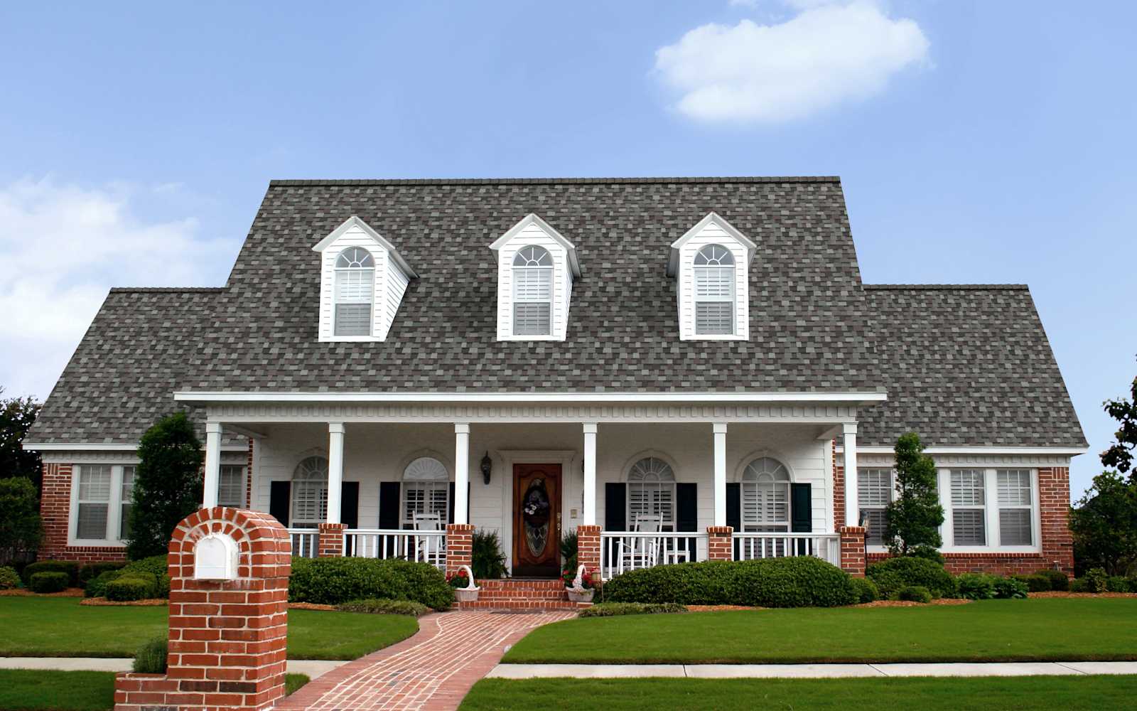 Florida home with Duration Designer Mountain Pine roof