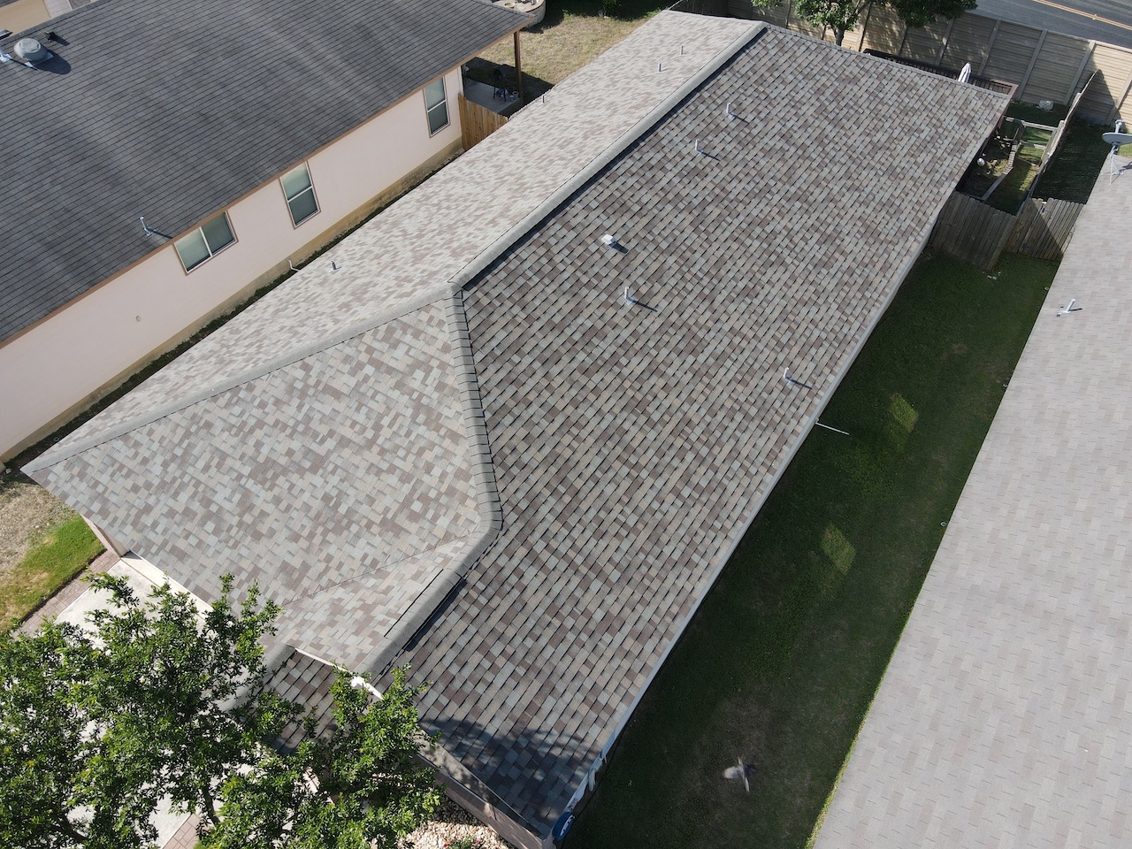 Florida home with Duration Driftwood roof