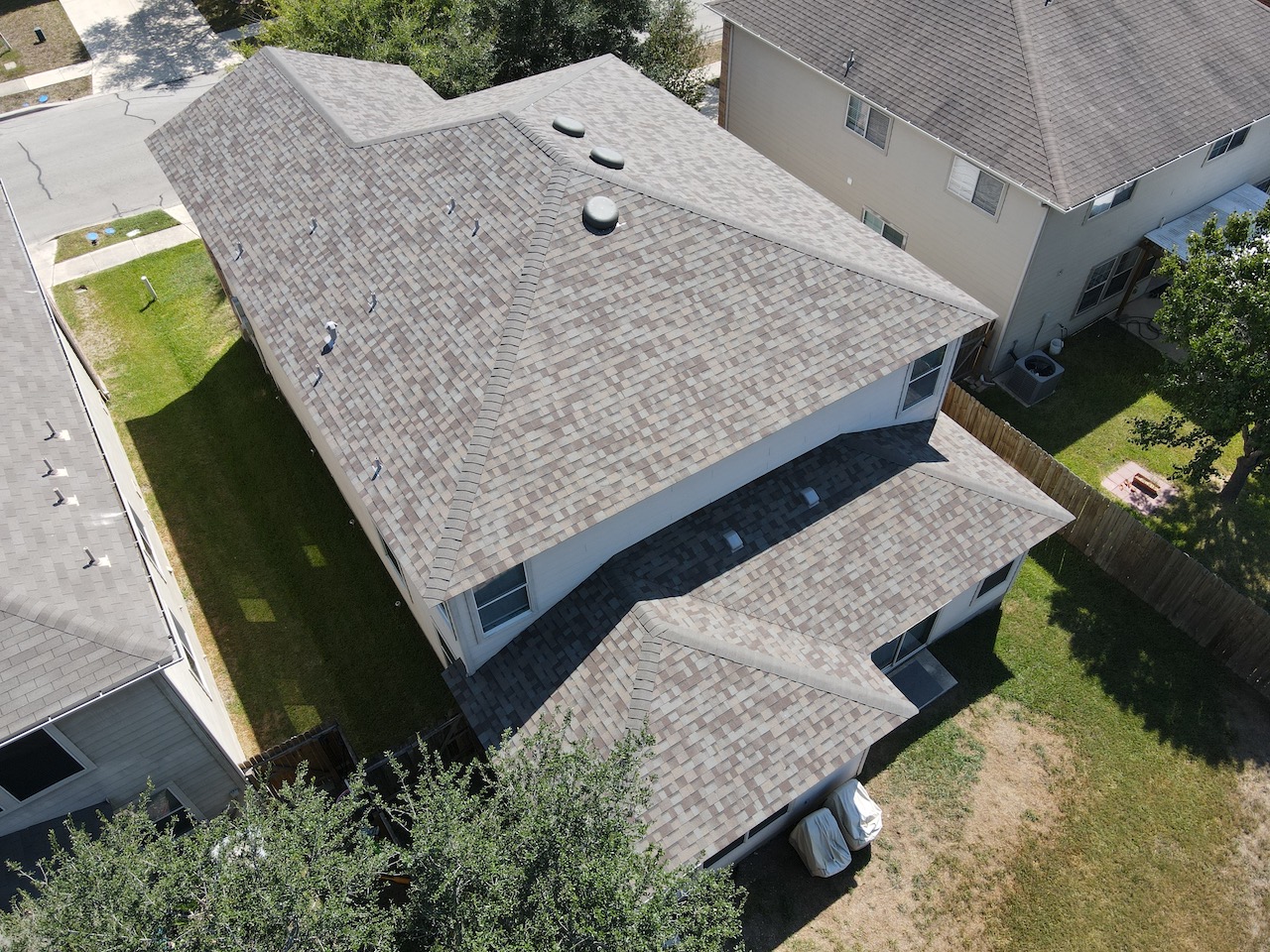 Florida home with Duration Driftwood roof