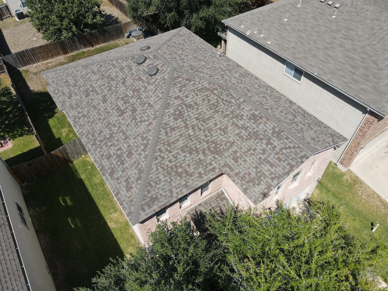 Florida home with Duration Driftwood roof