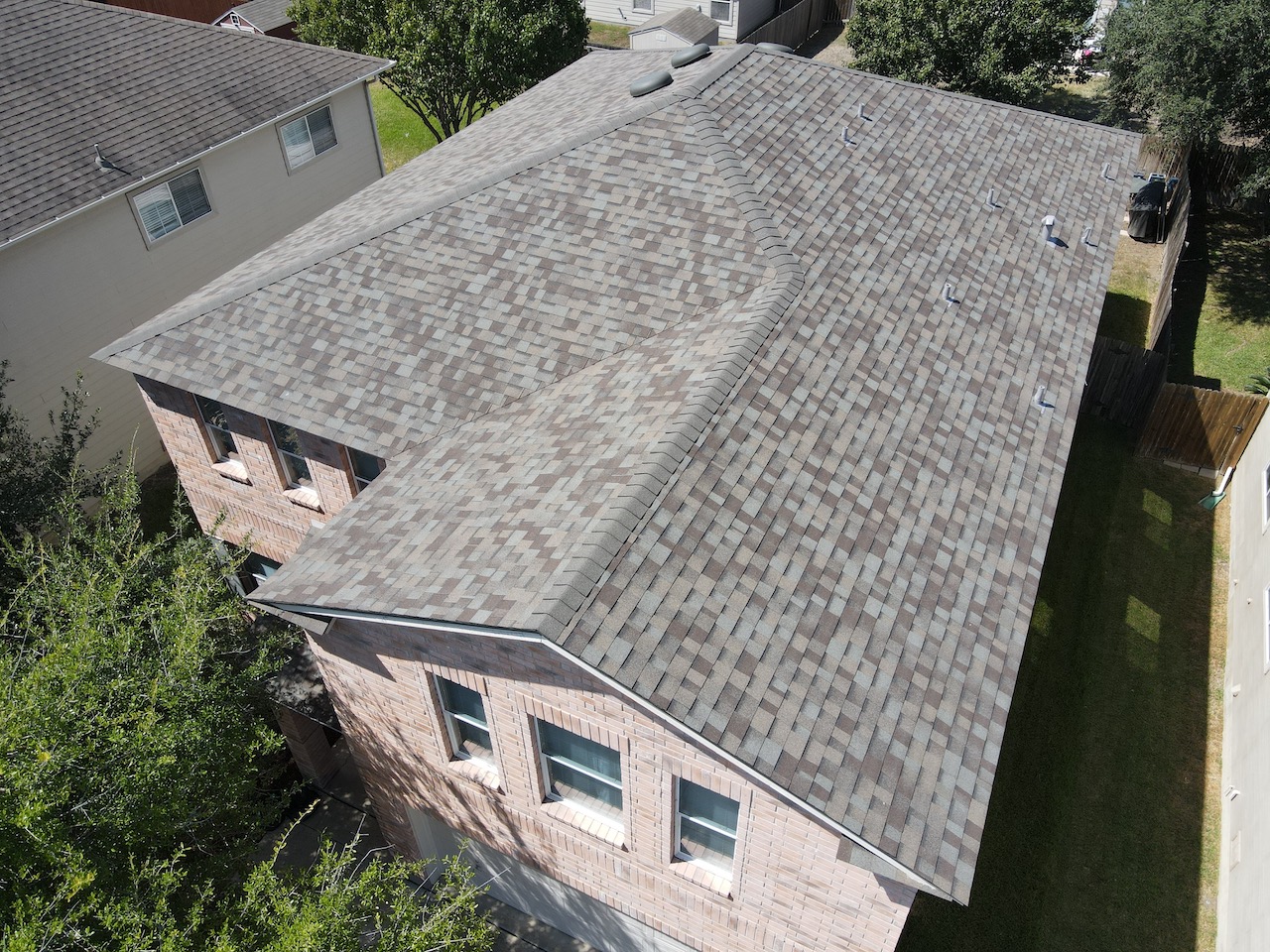 Florida home with Duration Driftwood roof