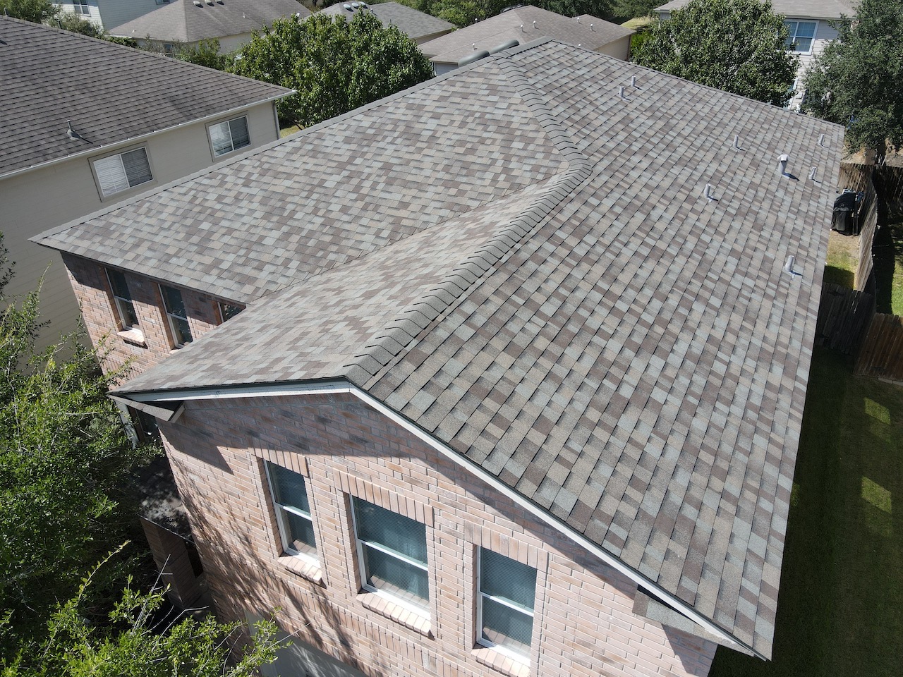 Florida home with Duration Driftwood roof