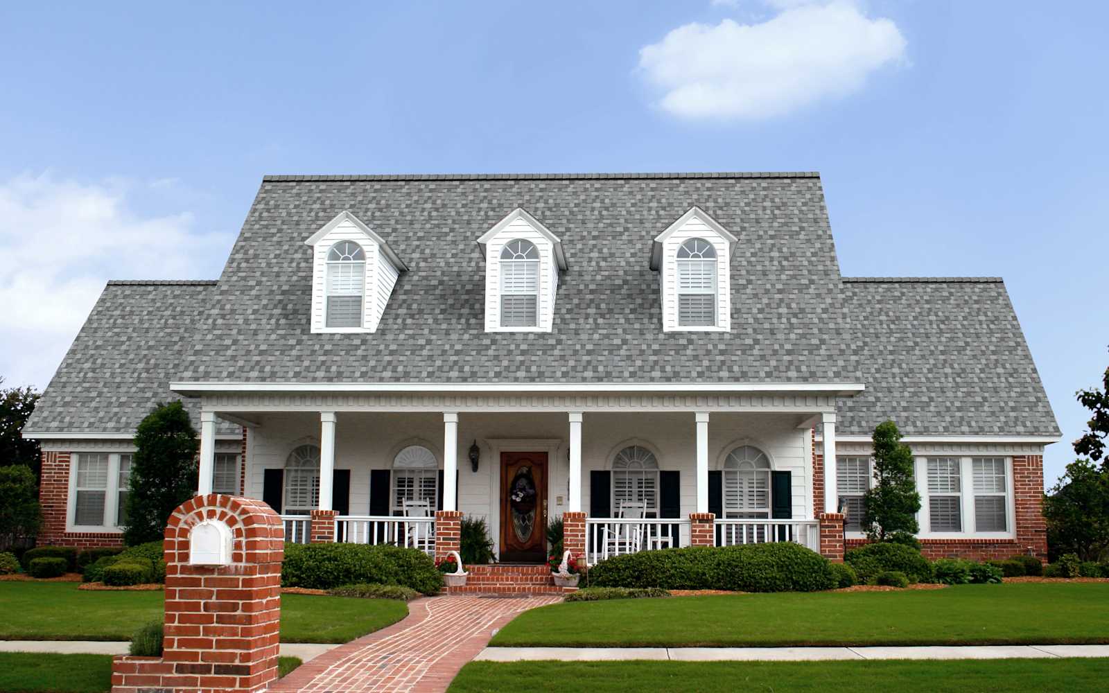Florida home with Duration Slatestone Gray roof
