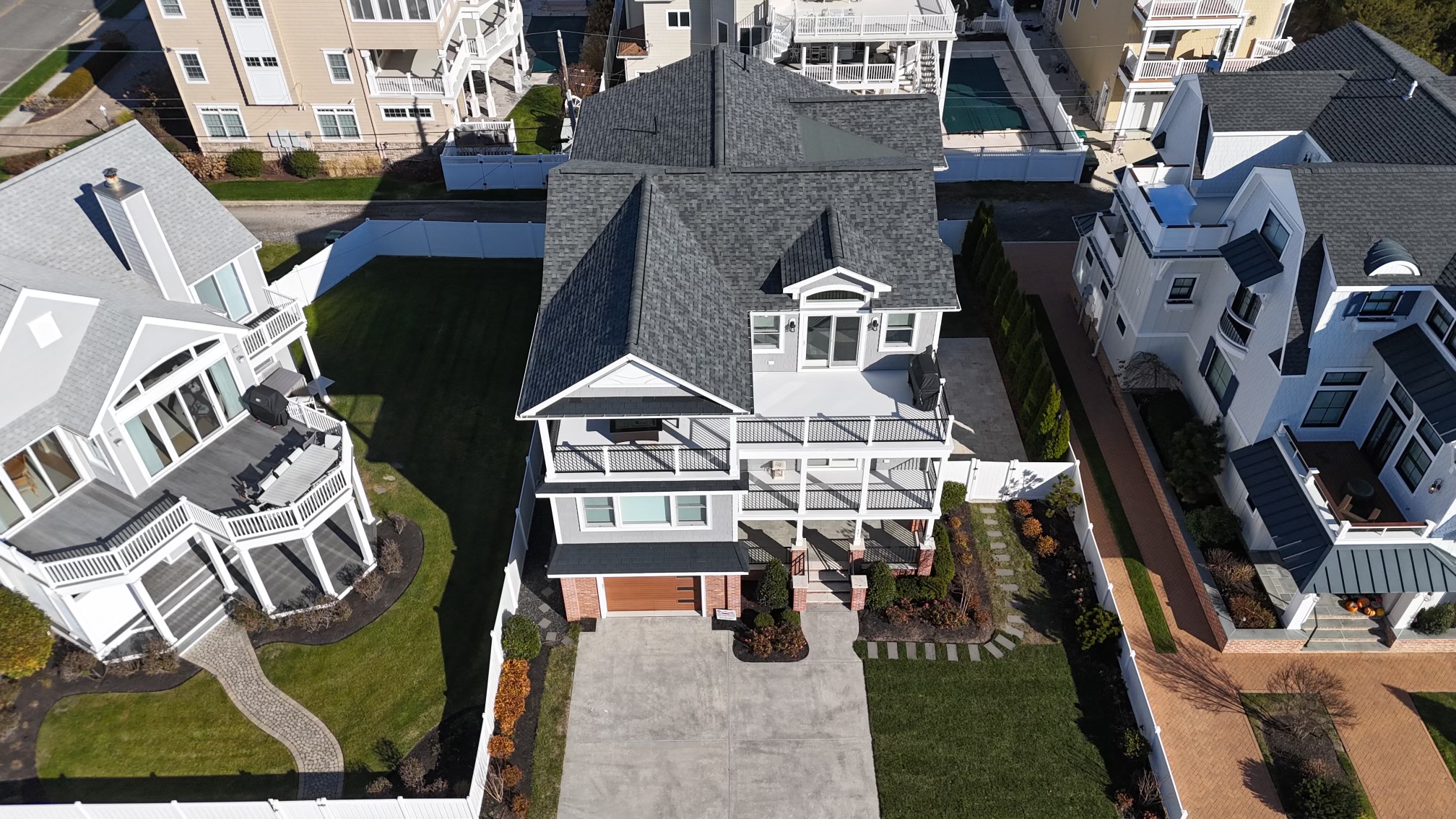 Florida home with Duration Slatestone Gray roof