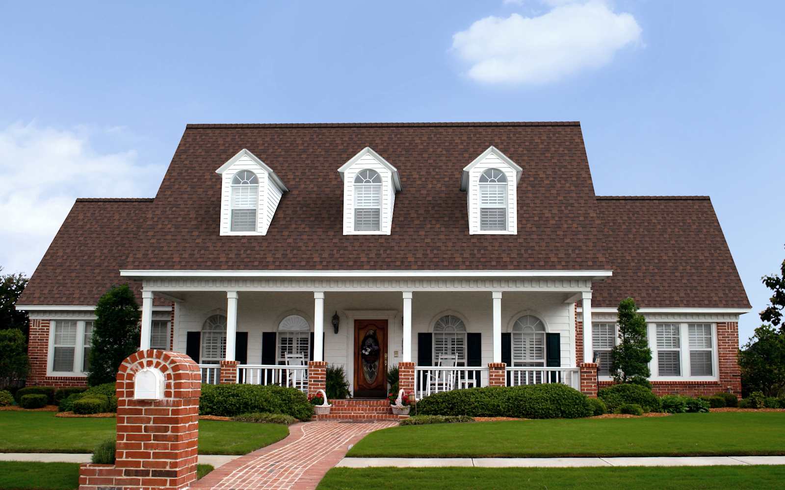 Home with Owens Corning Oakridge Brownwood roof