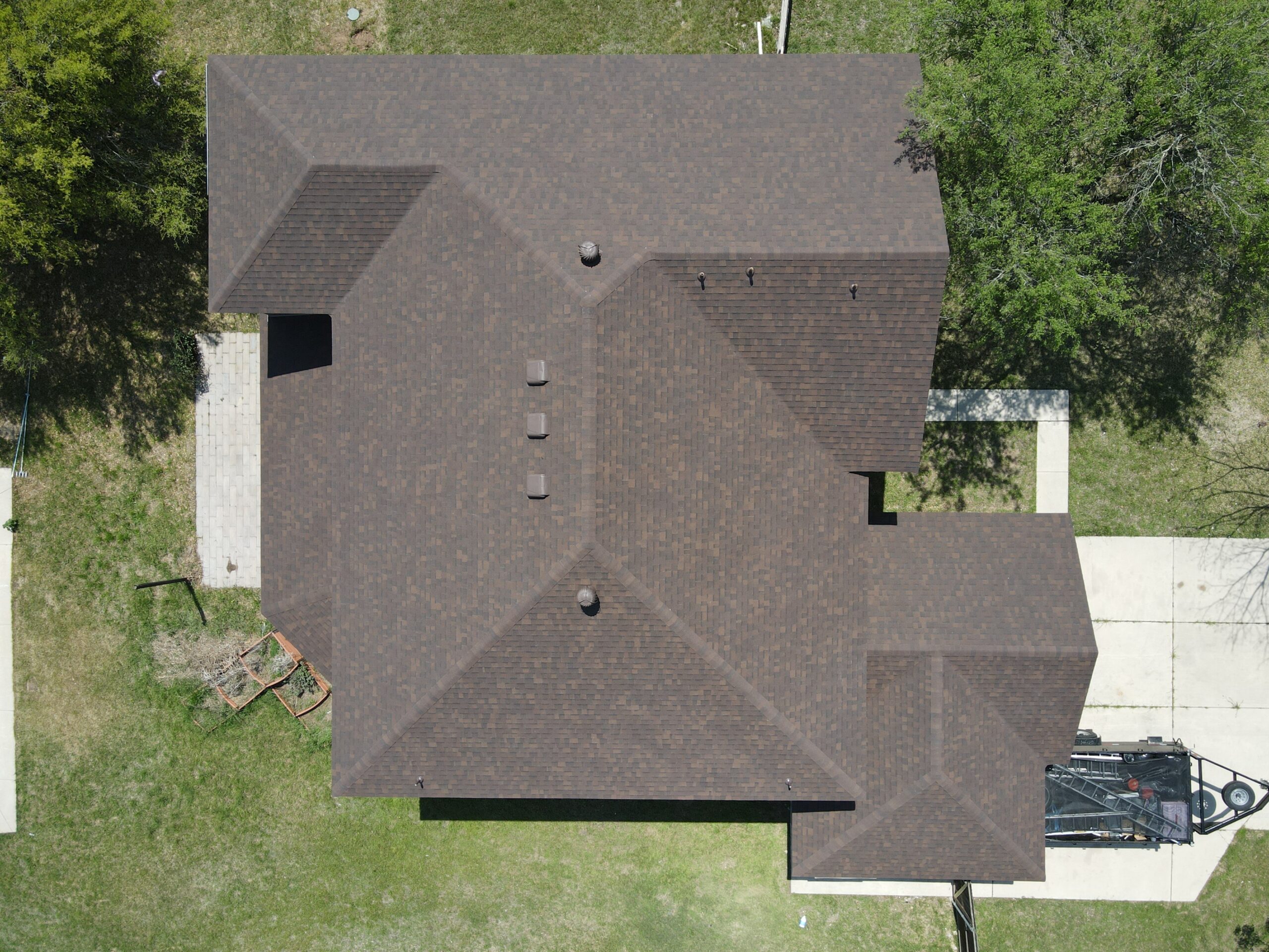 Florida home with Oakridge Brownwood roof