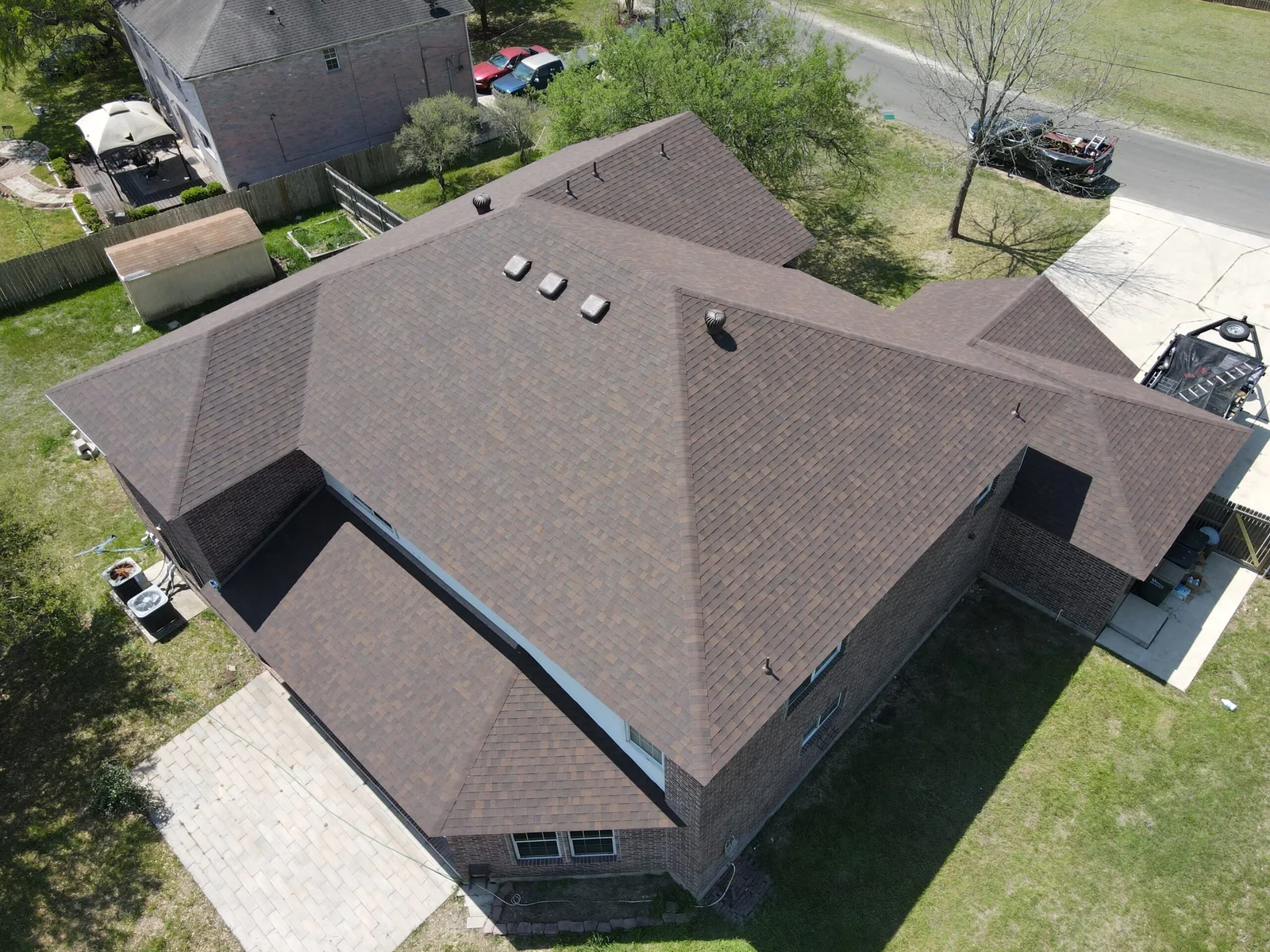 Florida home with Oakridge Brownwood roof