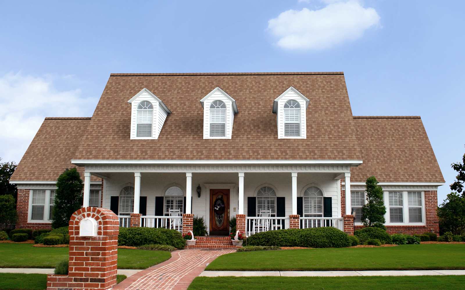 Home with Owens Corning Oakridge Desert Tan roof