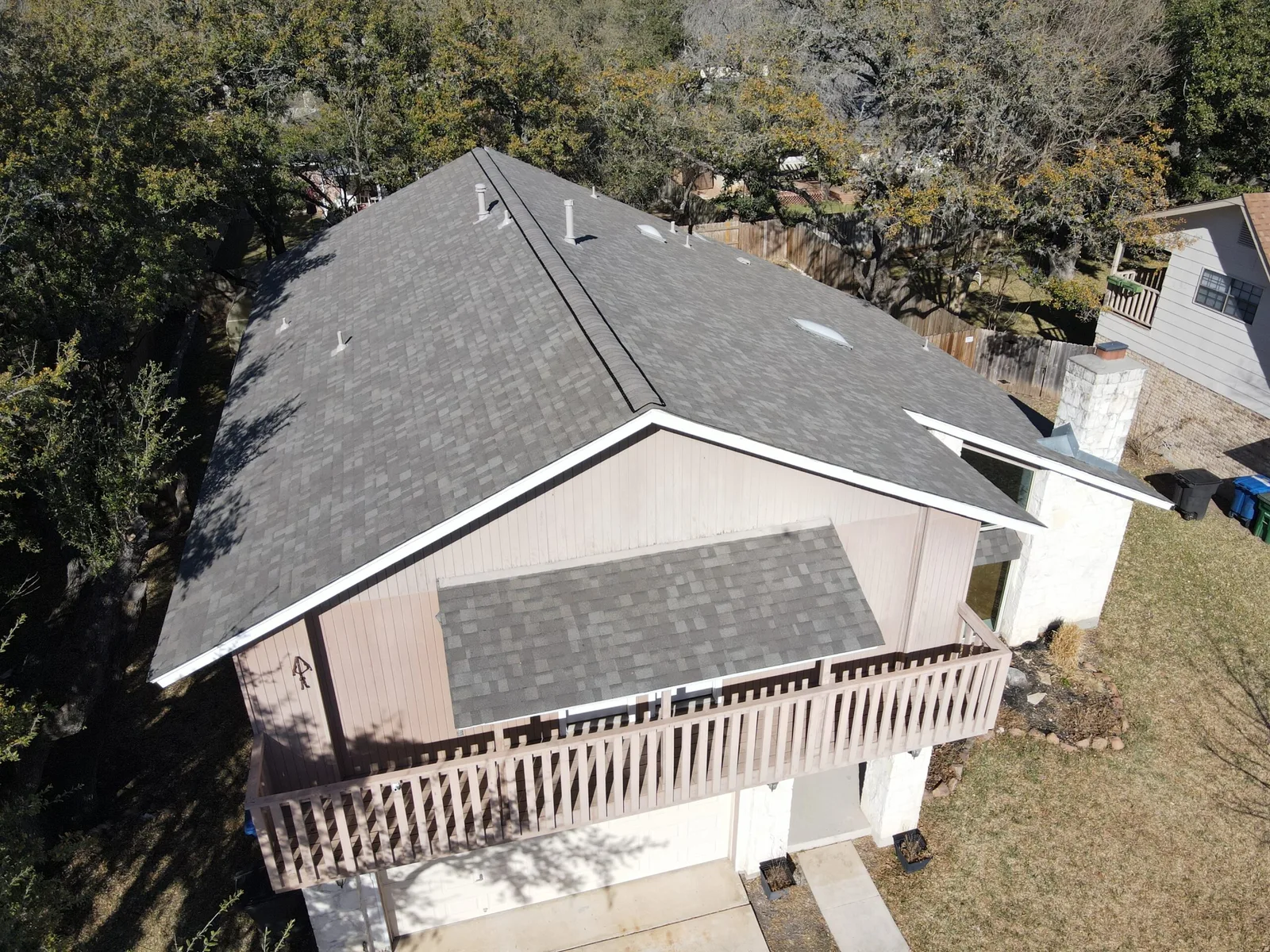 Florida home with Oakridge Driftwood roof