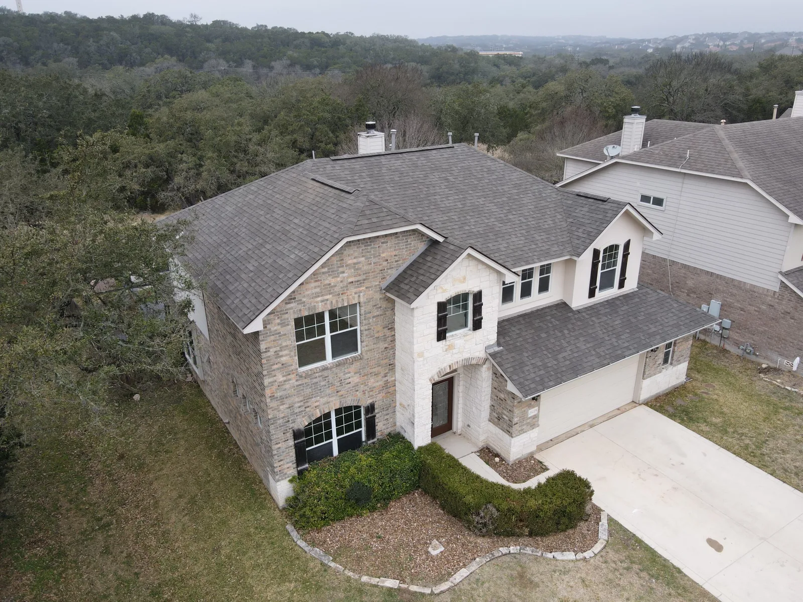 Florida home with Oakridge Driftwood roof
