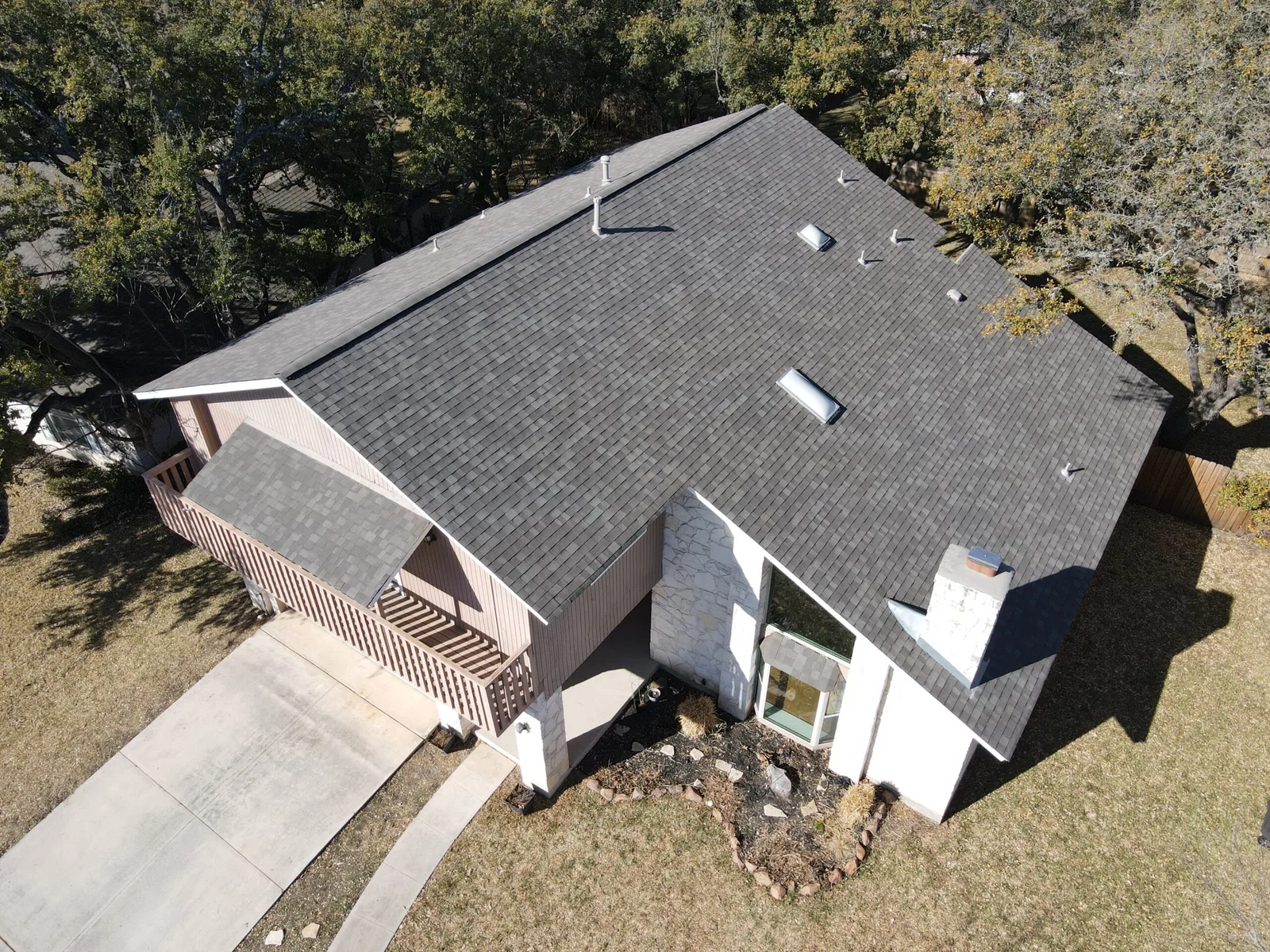 Florida home with Oakridge Driftwood roof