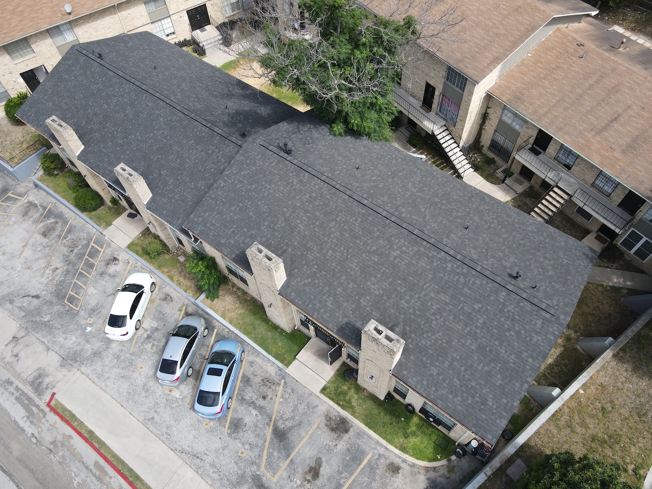 Florida home with Oakridge Onyx Black roof