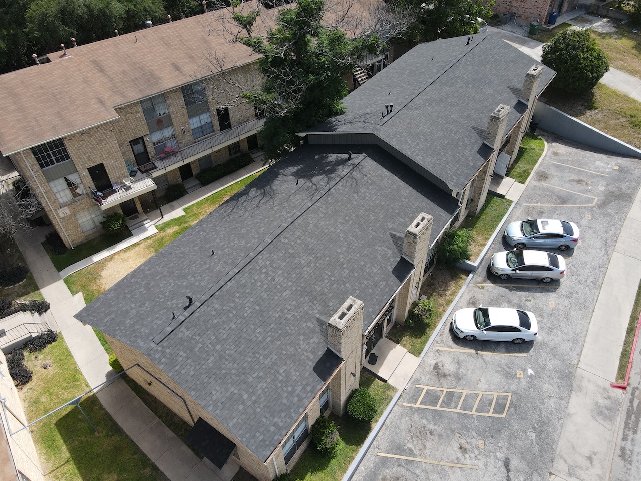 Florida home with Oakridge Onyx Black roof