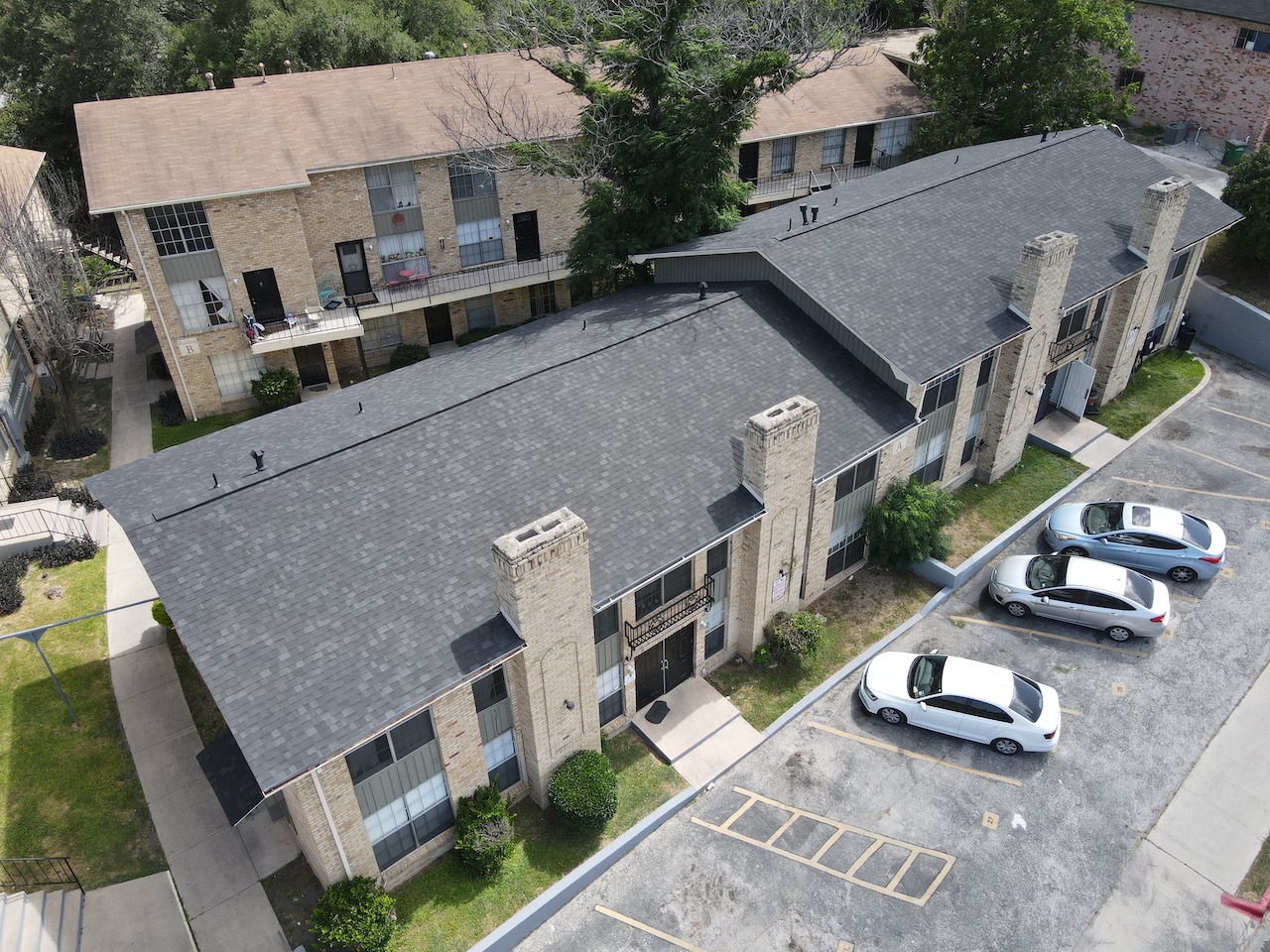 Florida home with Oakridge Onyx Black roof