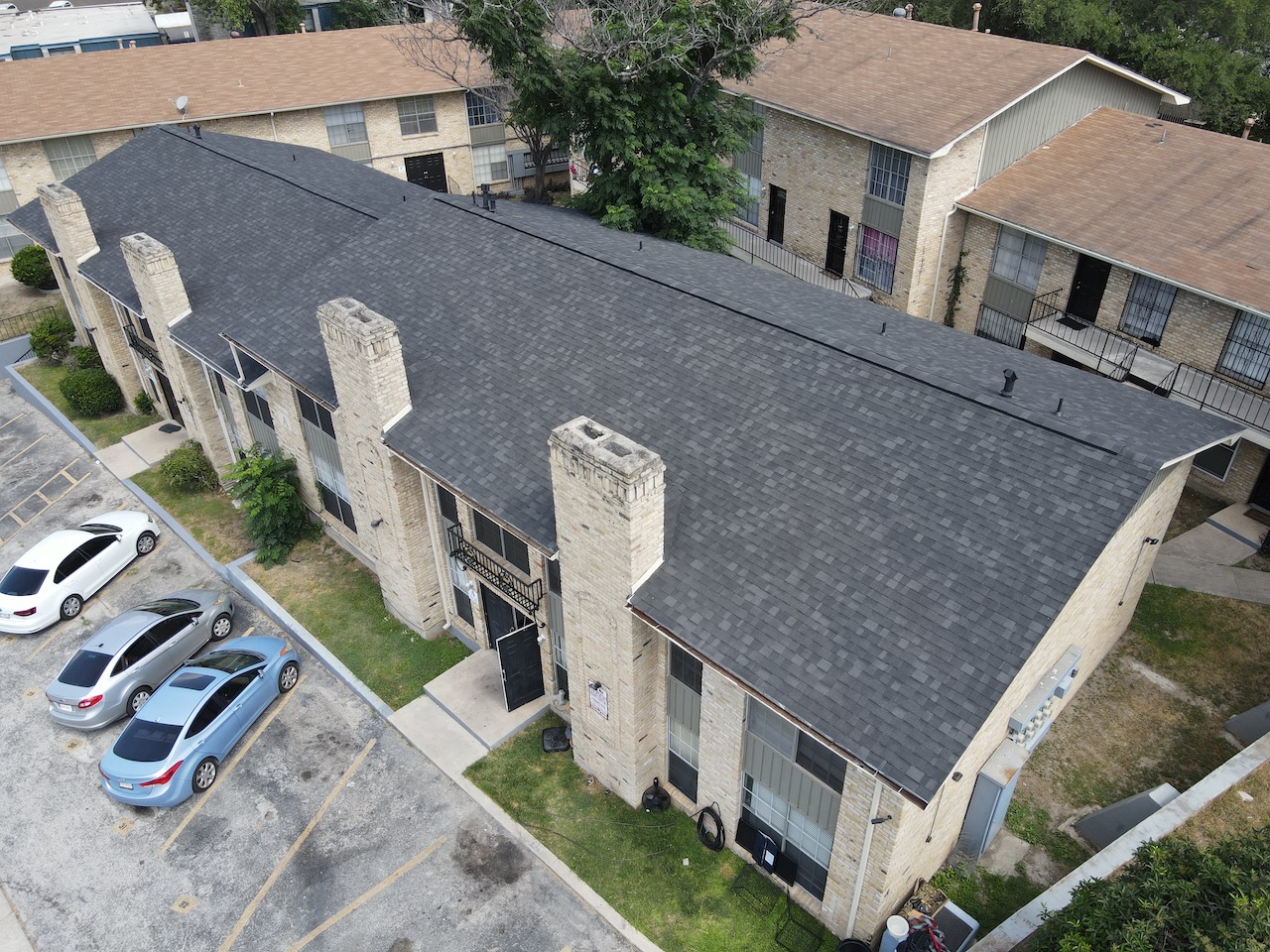 Florida home with Oakridge Onyx Black roof