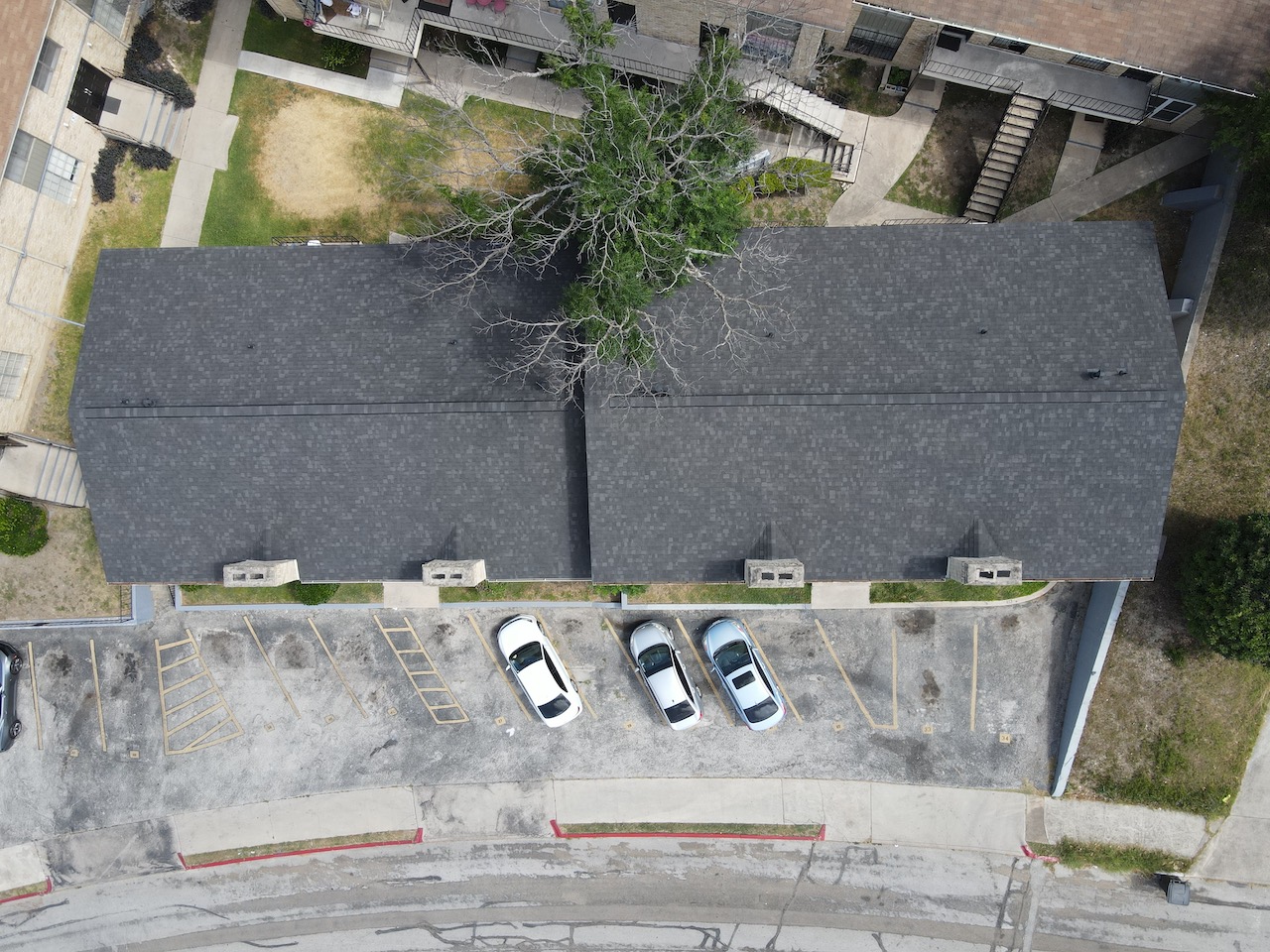 Florida home with Oakridge Onyx Black roof