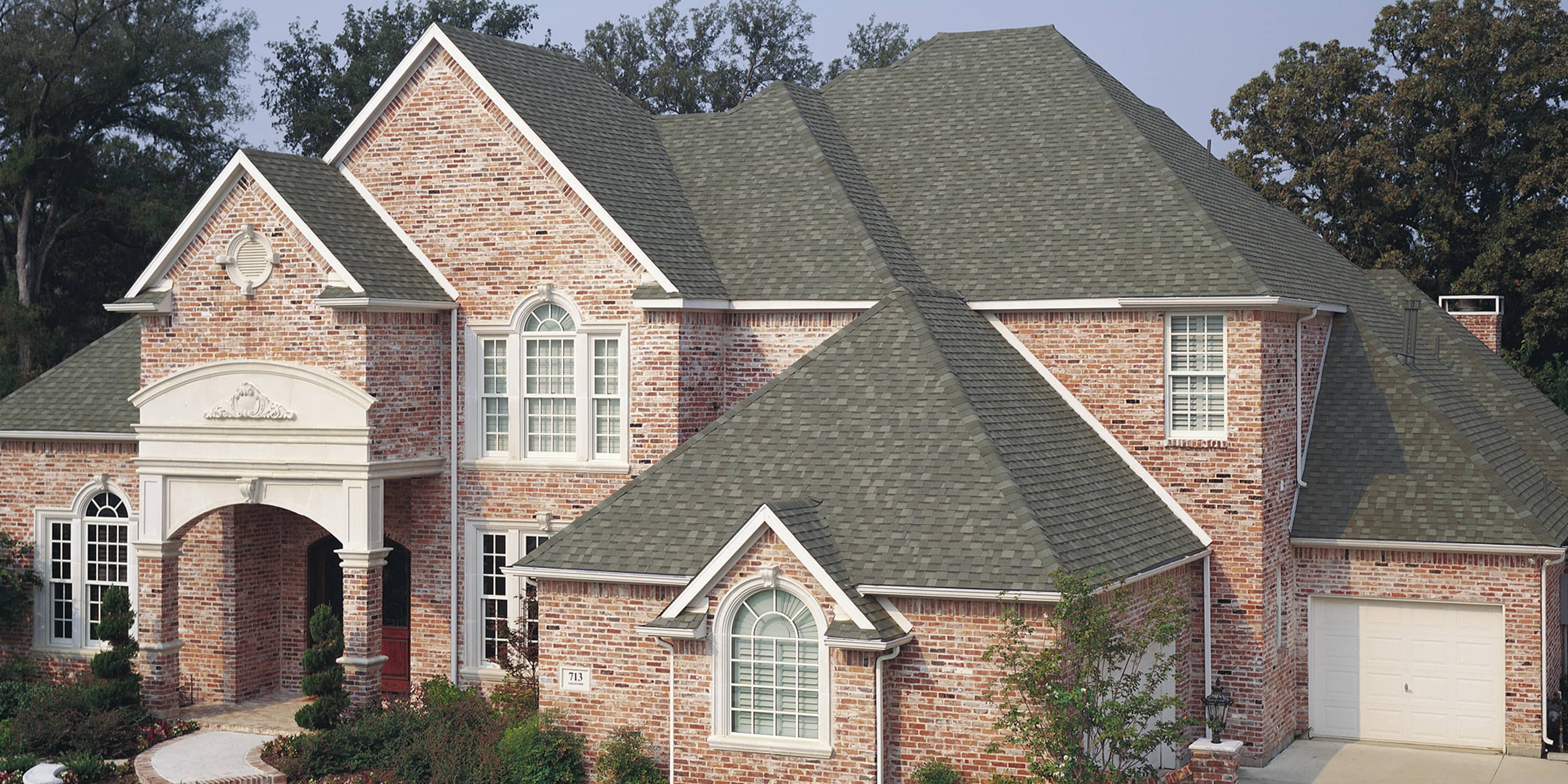 Florida home with Heritage Oxford Grey roof