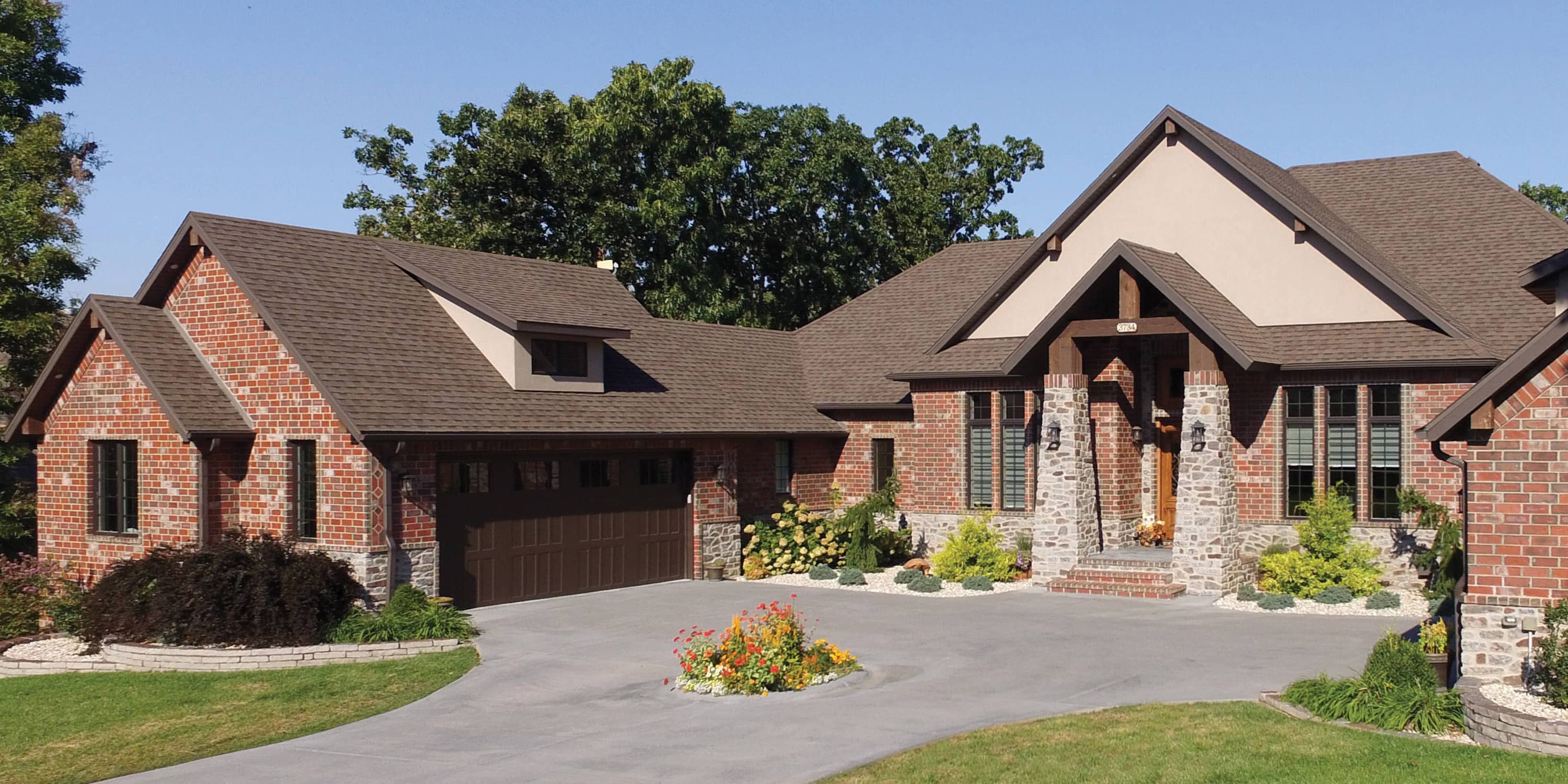 Florida home with Heritage Weathered Wood roof